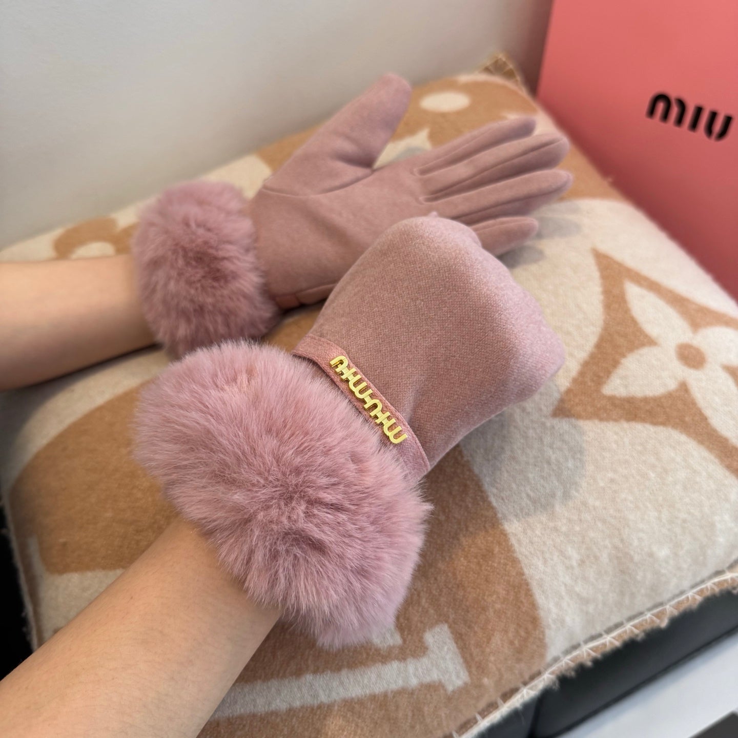 Mi 25 Lazy rabbit wool gloves(PURPLE/PINK)