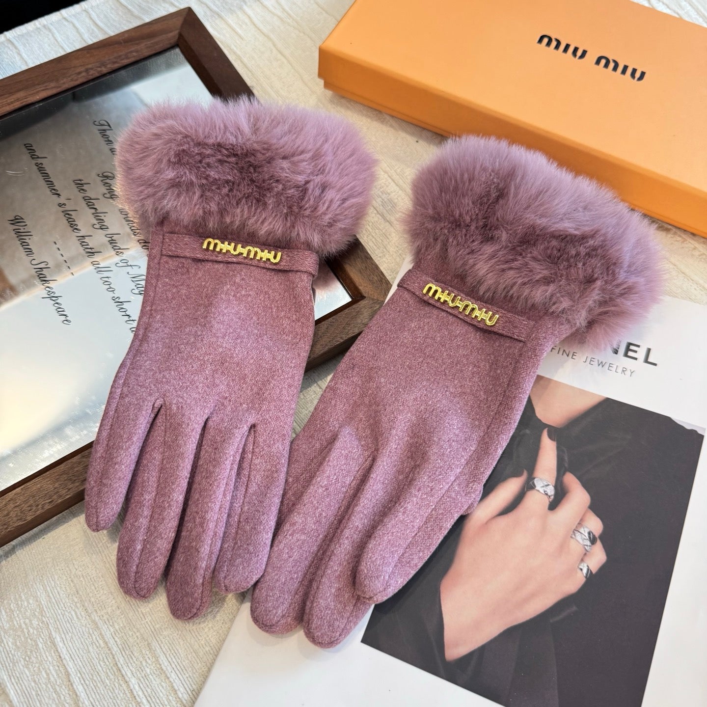 Mi 25 Lazy rabbit wool gloves(PURPLE/PINK)