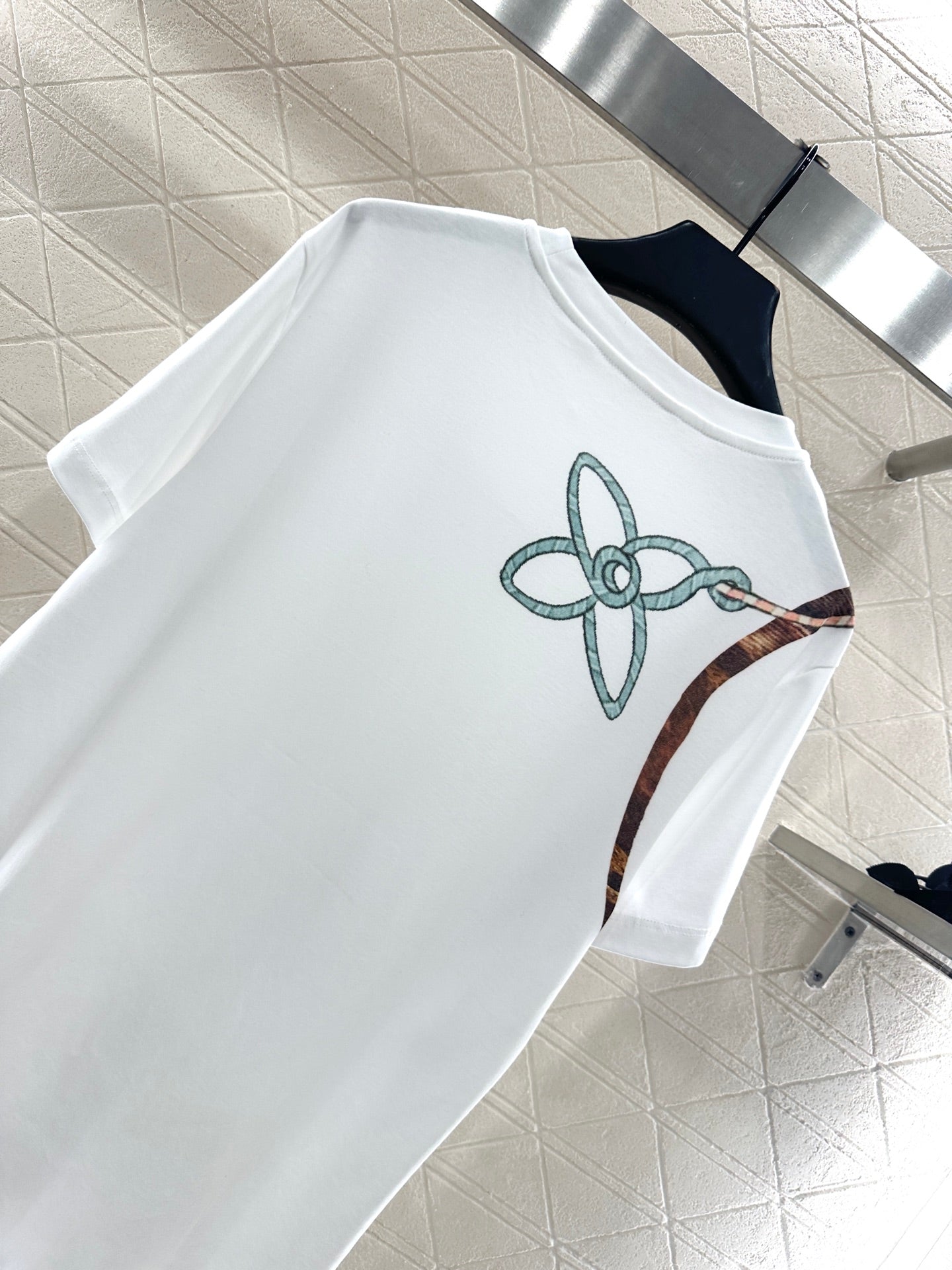 L 25 Chain round neck printed short sleeves