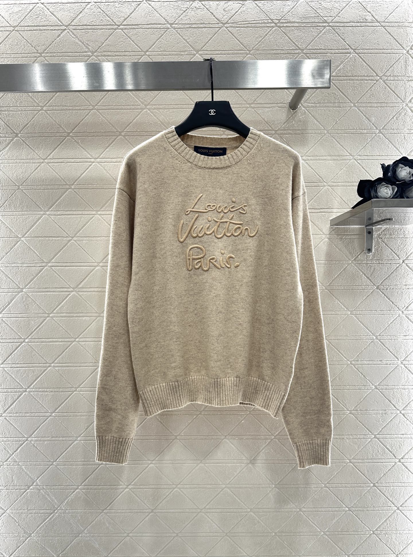 L 25 Simple letter cashmere sweater