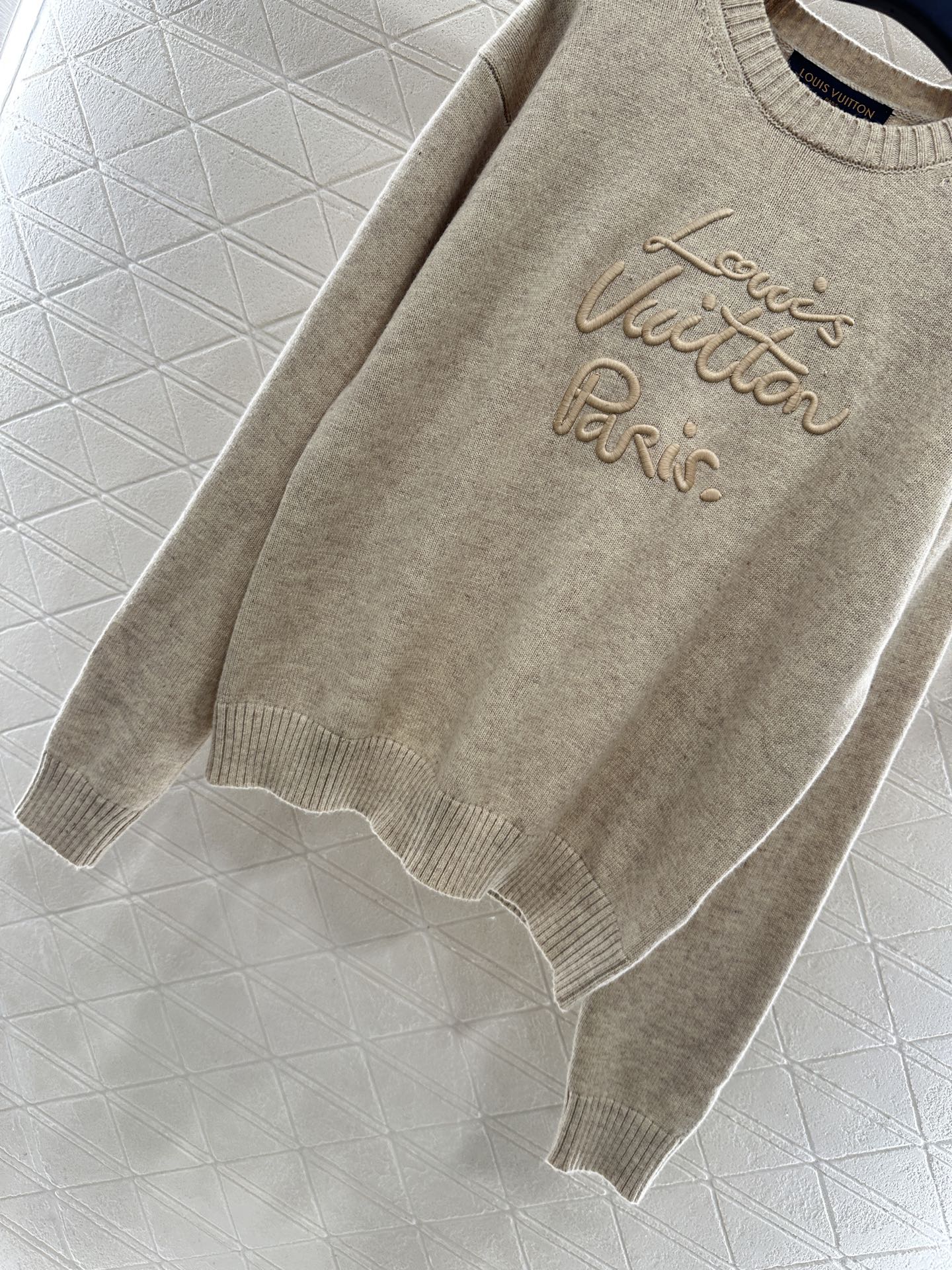 L 25 Simple letter cashmere sweater
