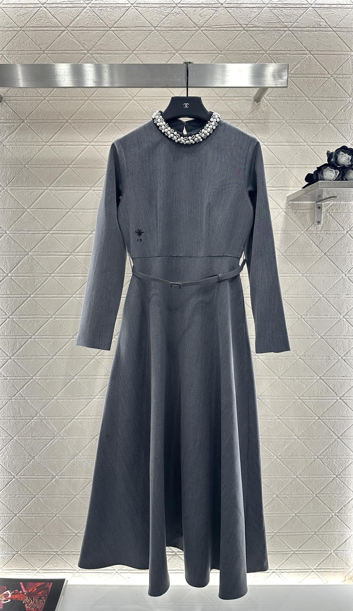 Di 25 Pearl embellished belt dress