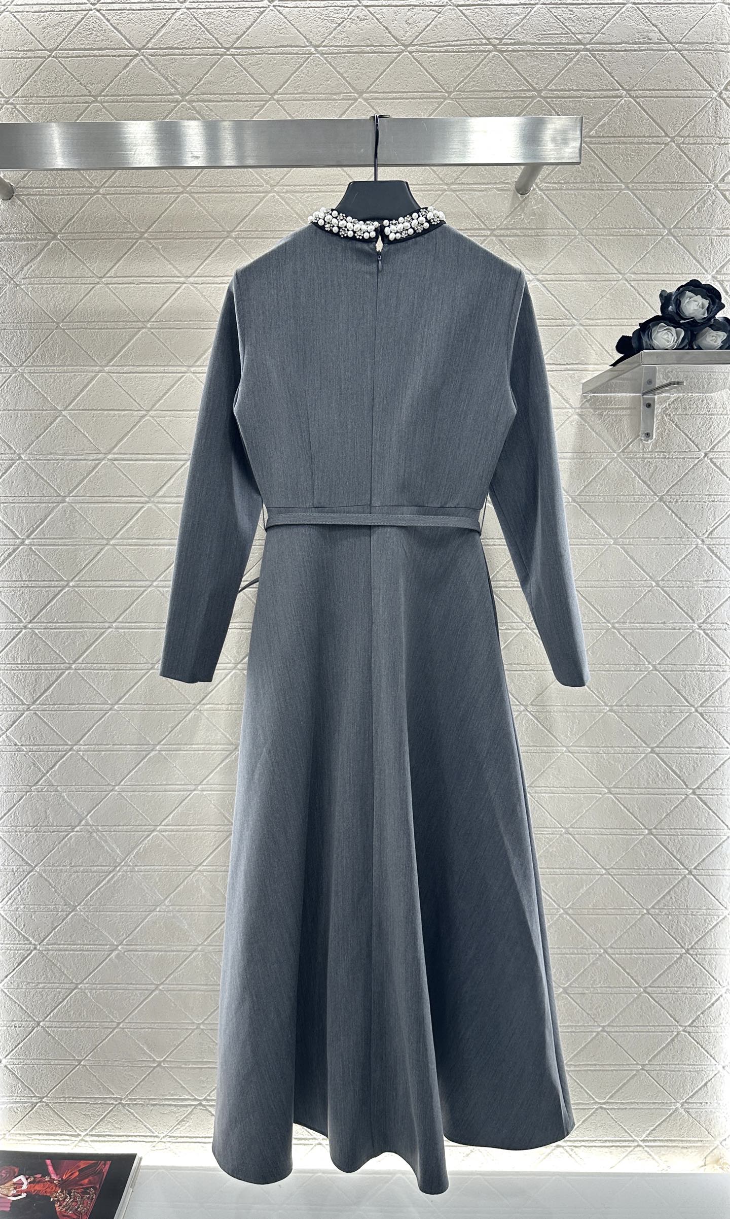 Di 25 Pearl embellished belt dress