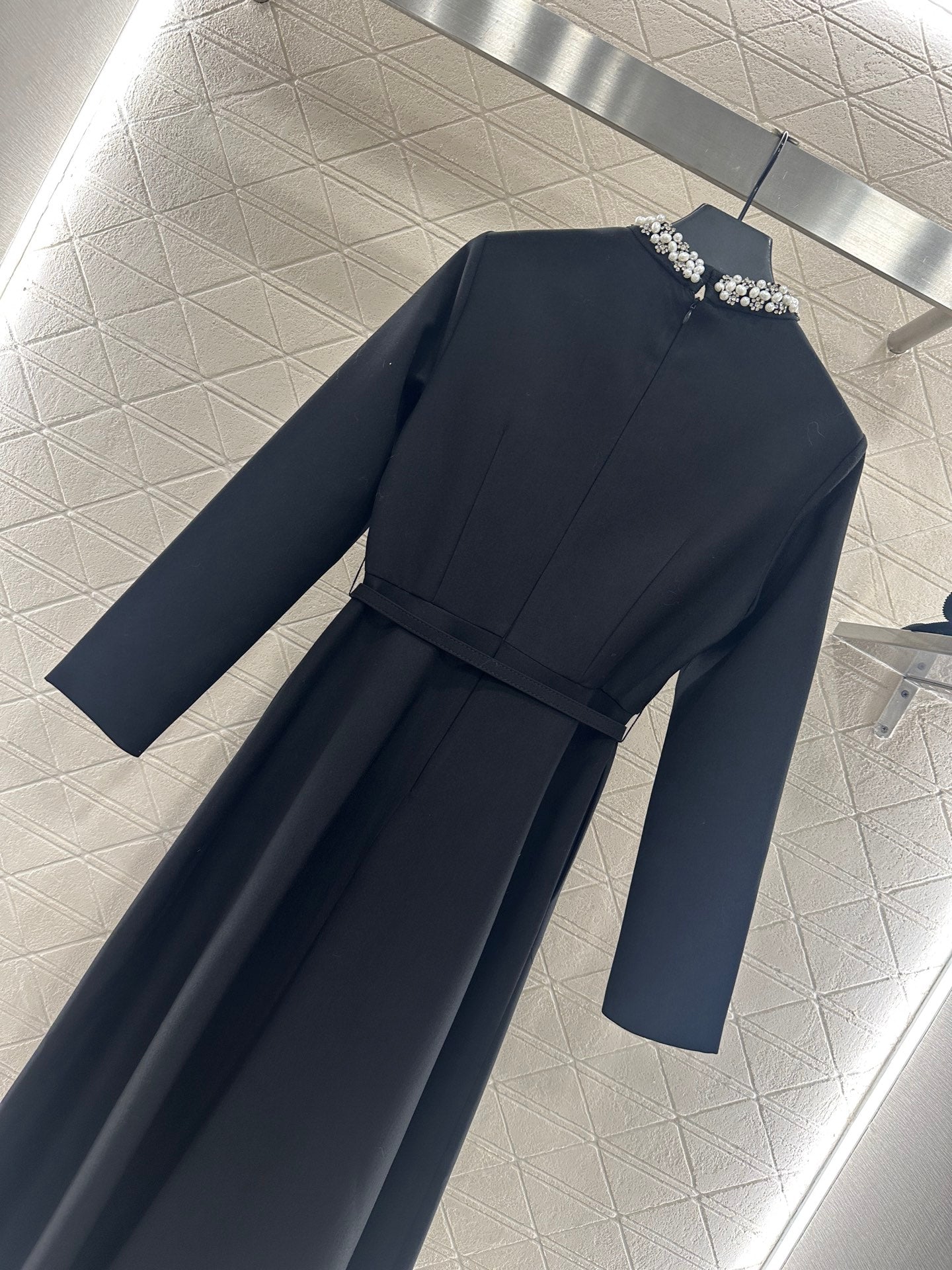 Di 25 Pearl embellished belt dress
