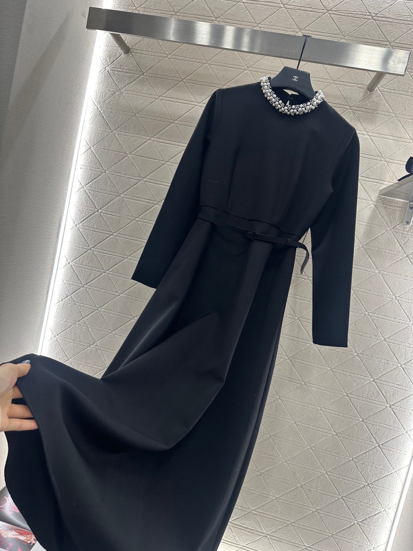 Di 25 Pearl embellished belt dress