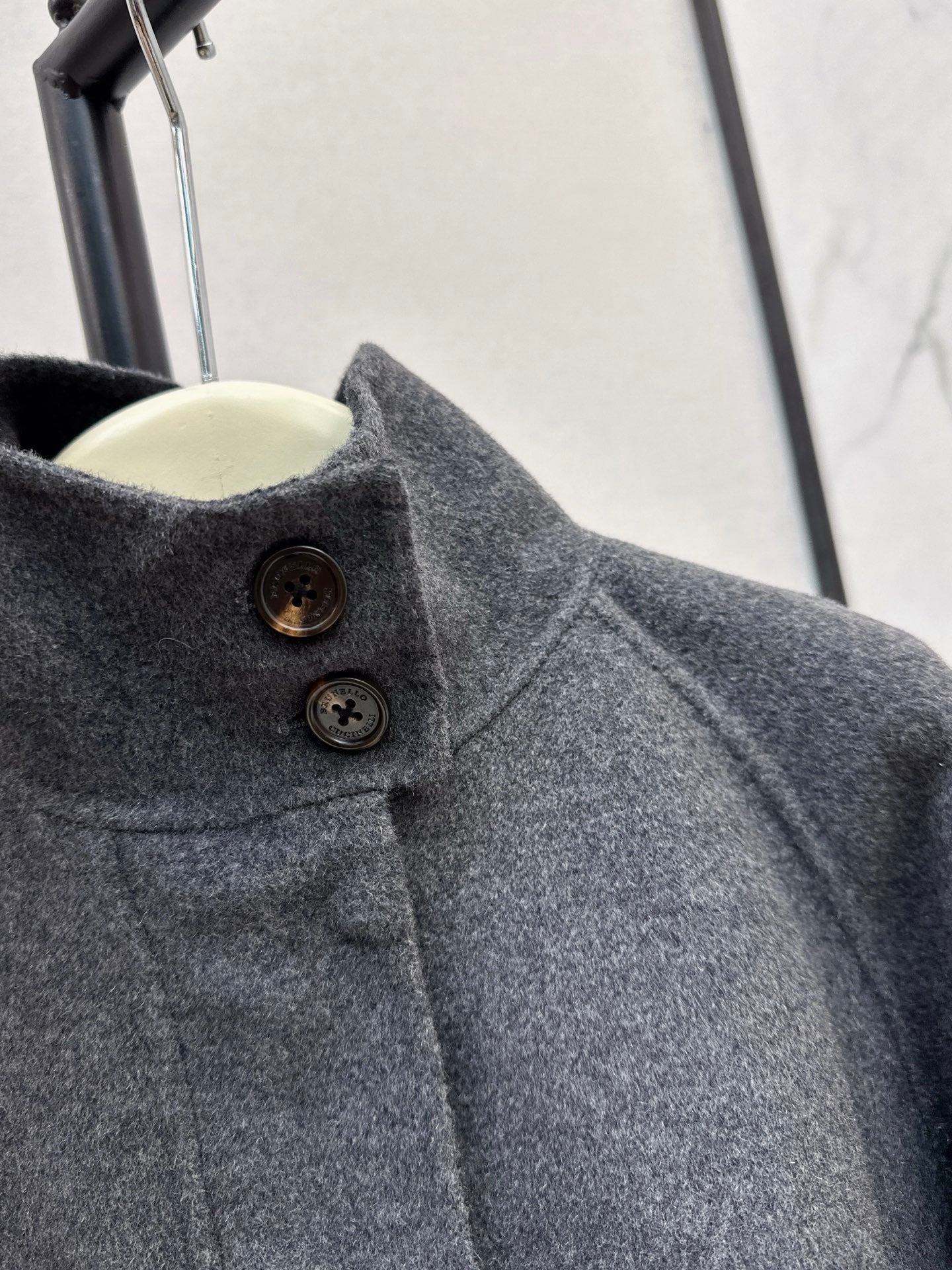 Bru 25 New wool short coat