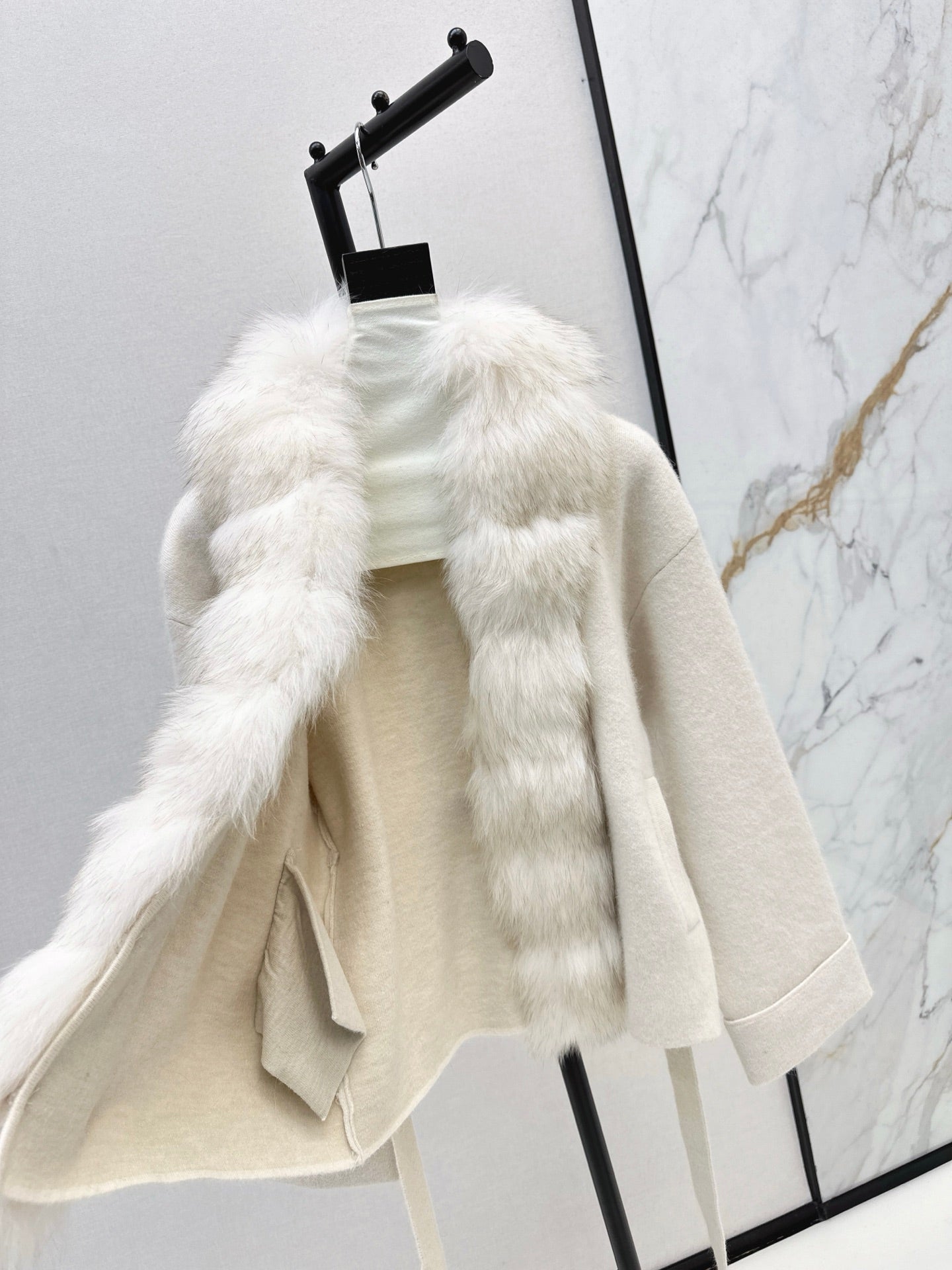 Fen 25 New Fox Fur Trimmed Knitted Jacket(BROWN/WHITE/GRAY)