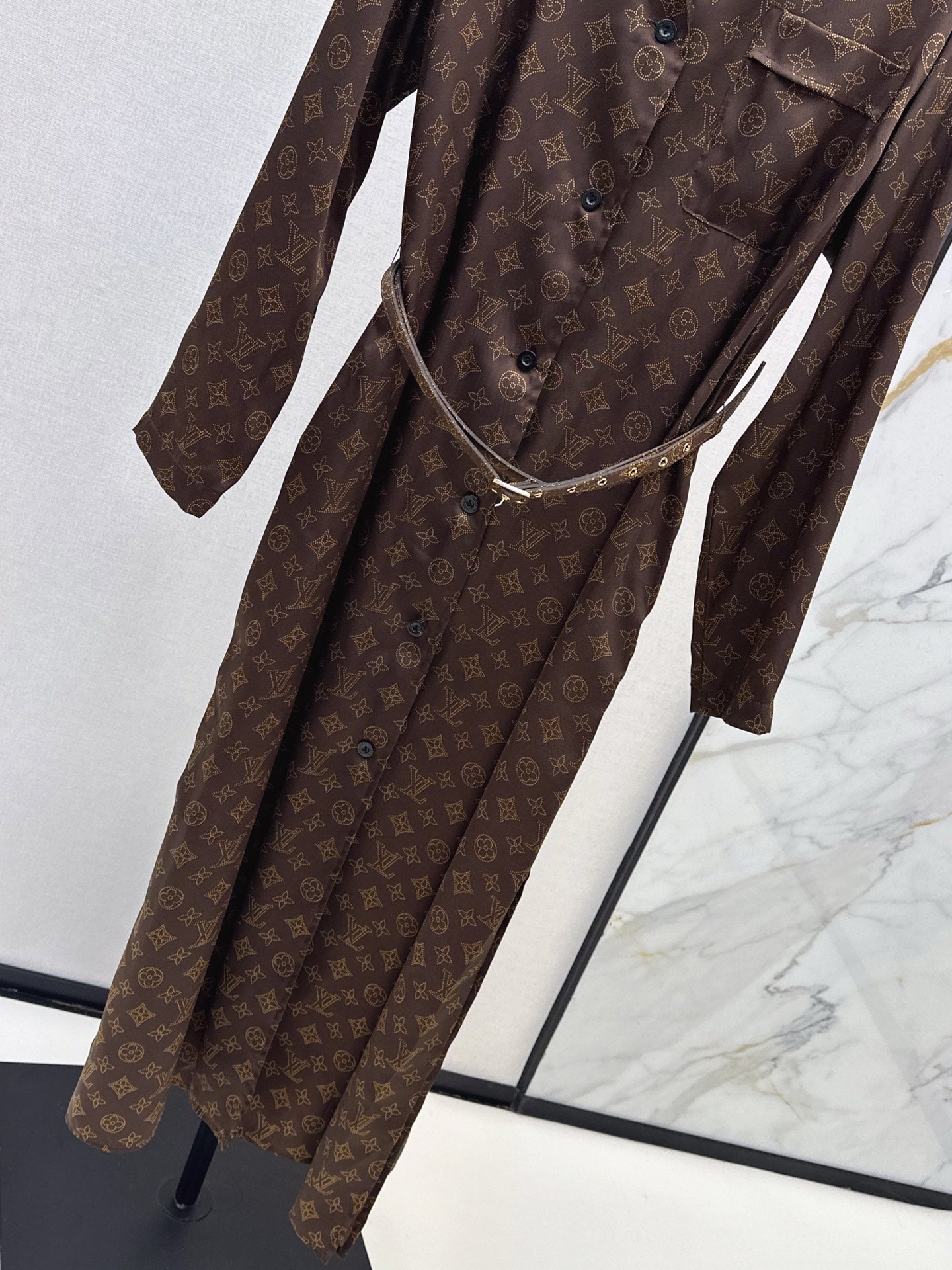 L 25 V-neck belt long dress