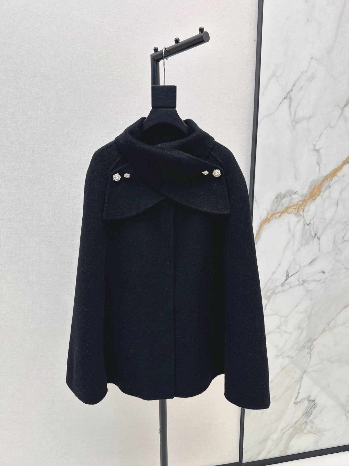 Di 25 Double-faced wool cape coat