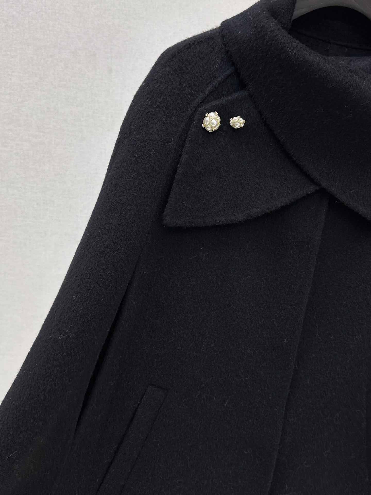 Di 25 Double-faced wool cape coat