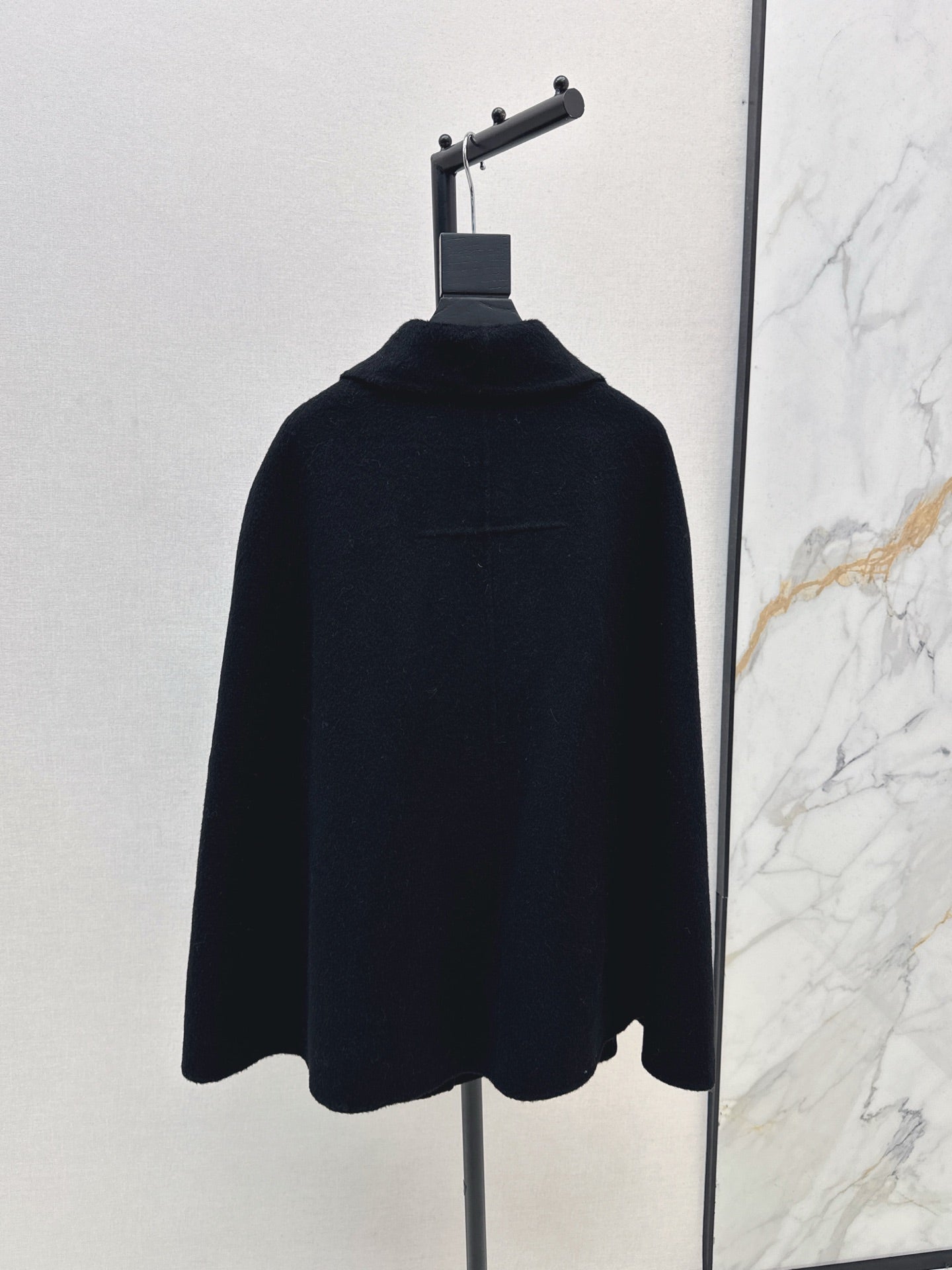 Di 25 Double-faced wool cape coat