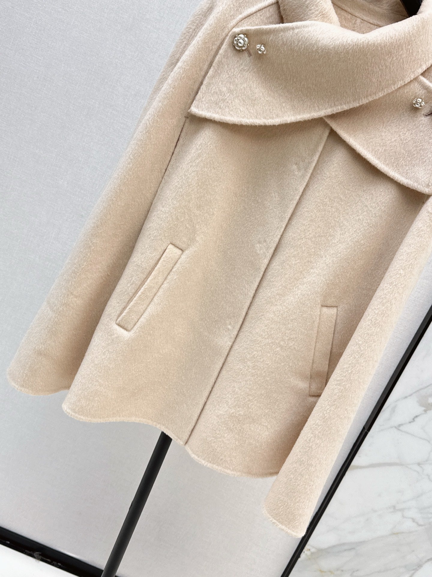 Di 25 Double-faced wool cape coat