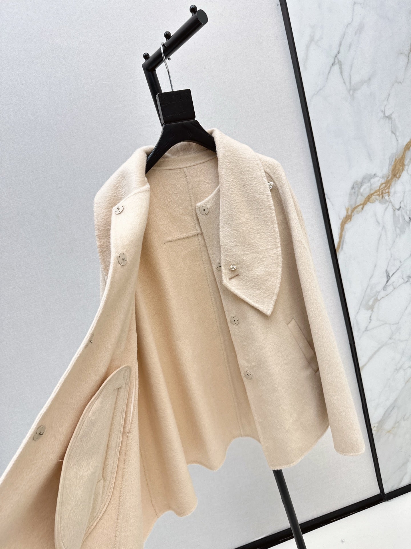 Di 25 Double-faced wool cape coat