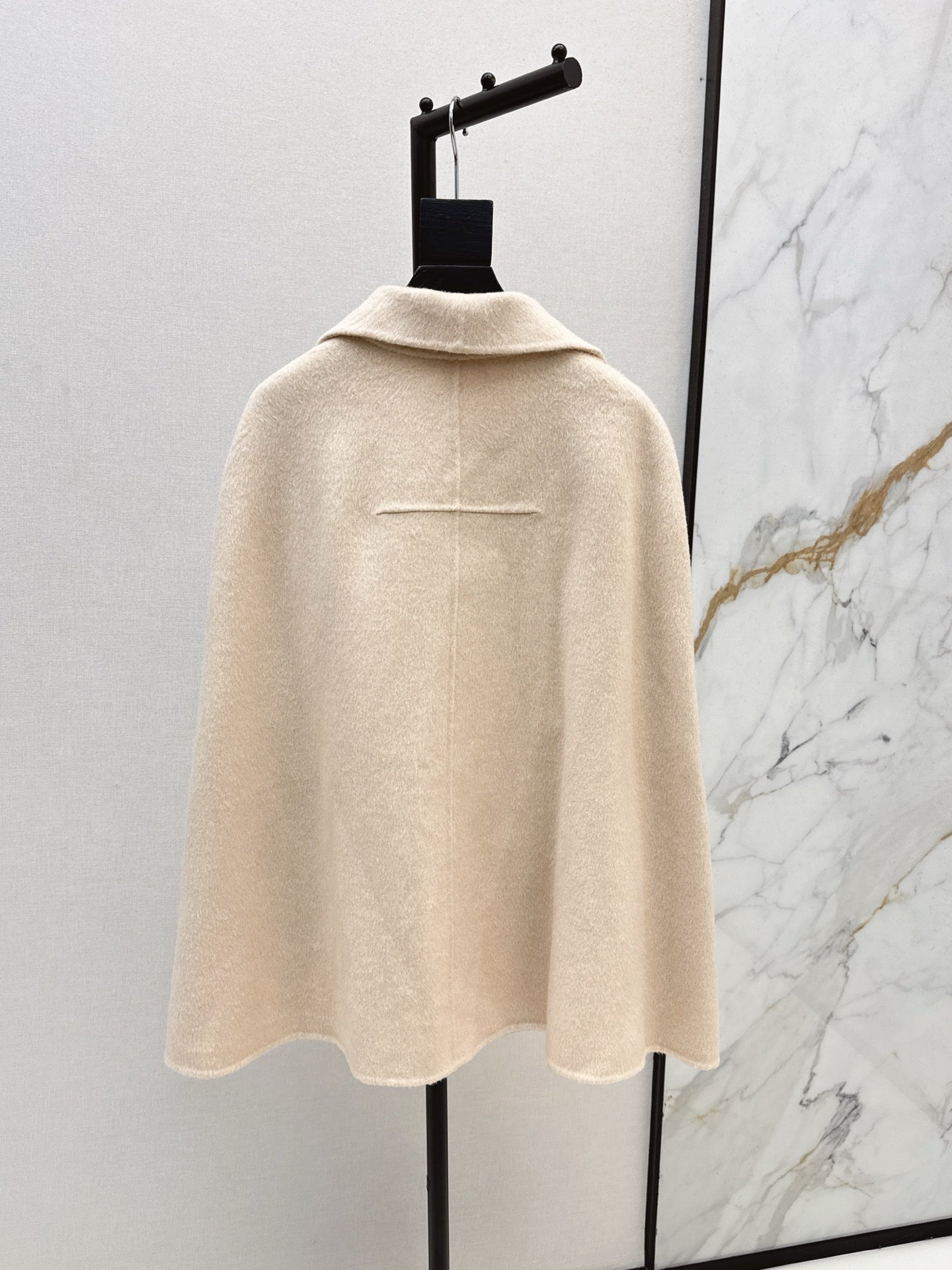 Di 25 Double-faced wool cape coat