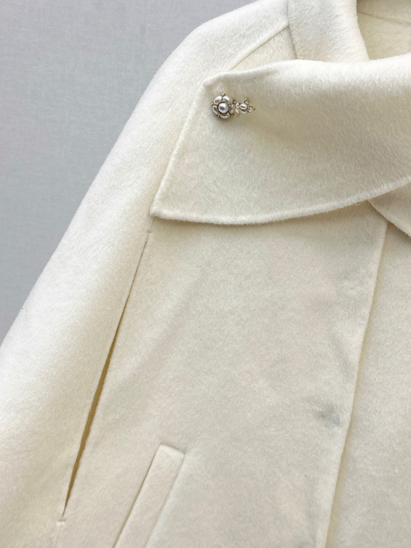 Di 25 Double-faced wool cape coat