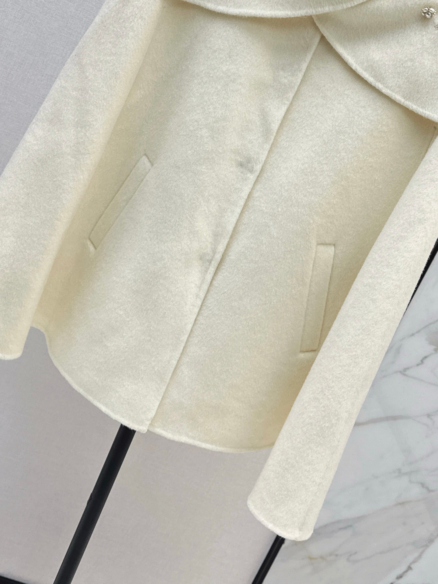Di 25 Double-faced wool cape coat