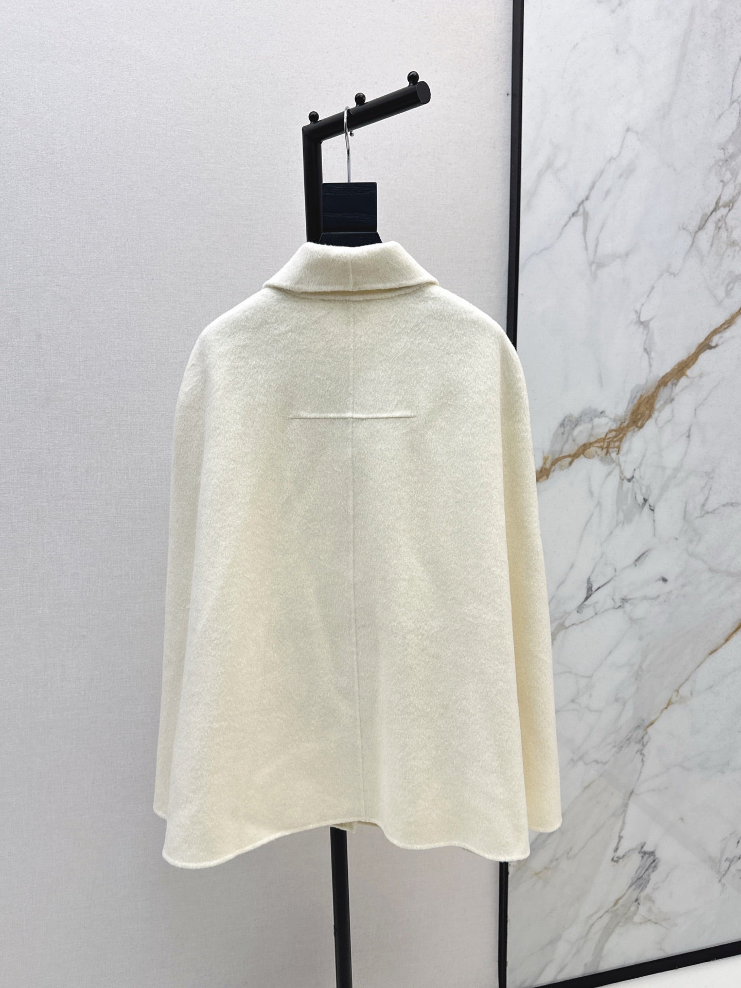 Di 25 Double-faced wool cape coat