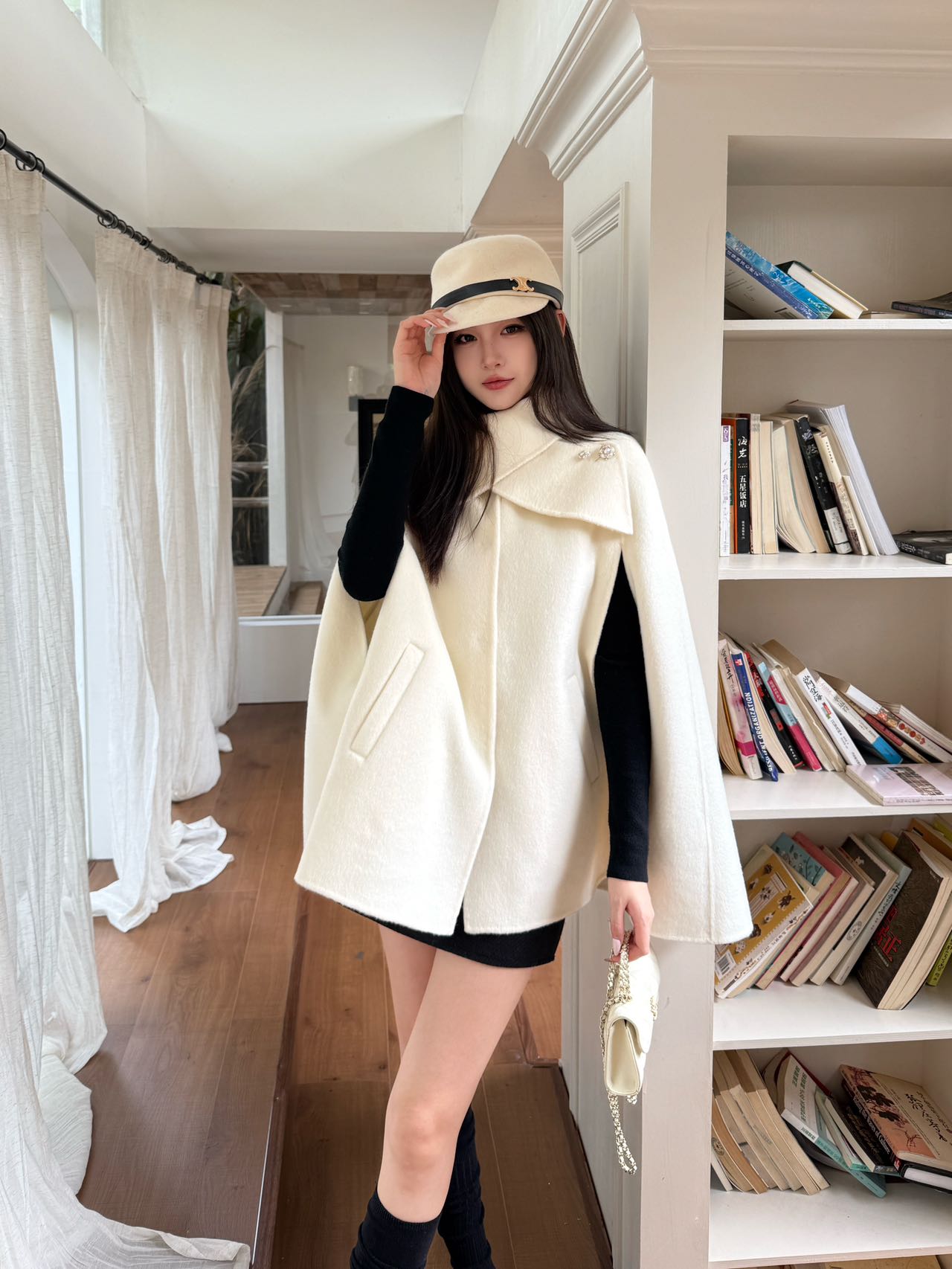 Di 25 Double-faced wool cape coat