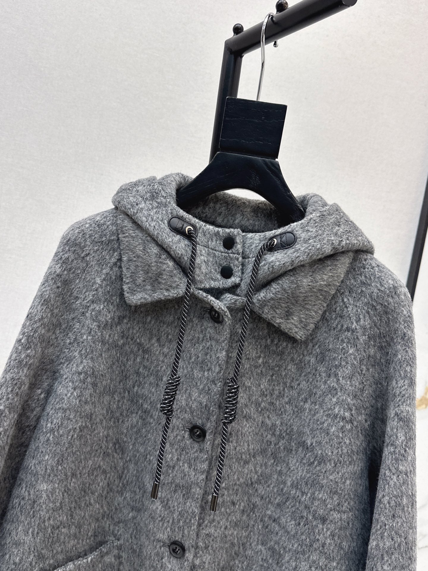 Lor 25 Hooded coat