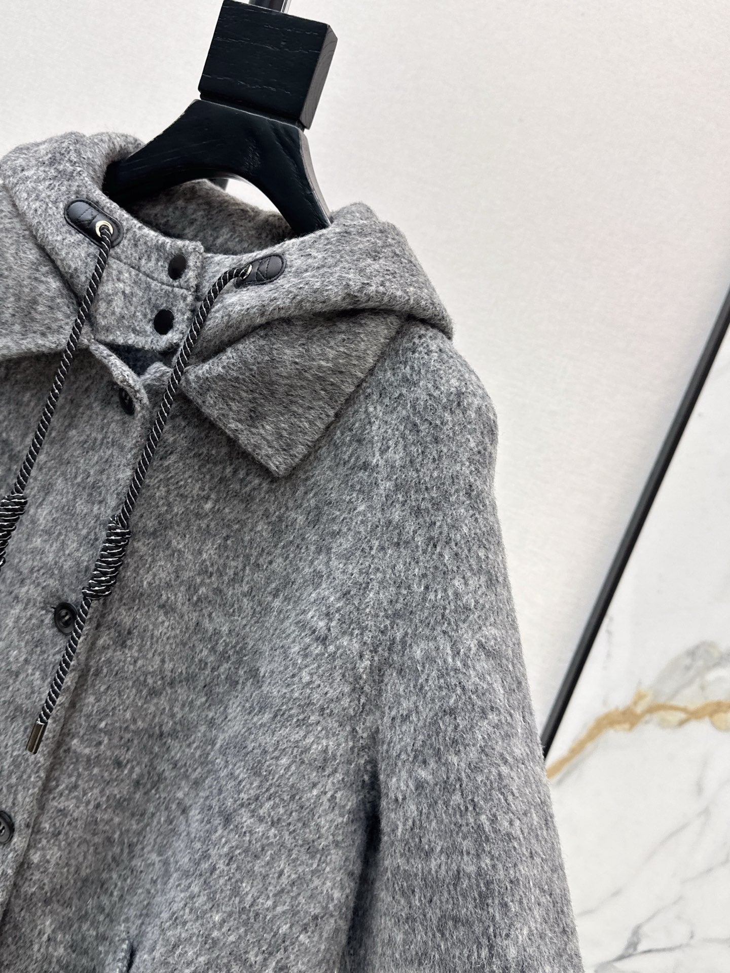 Lor 25 Hooded coat