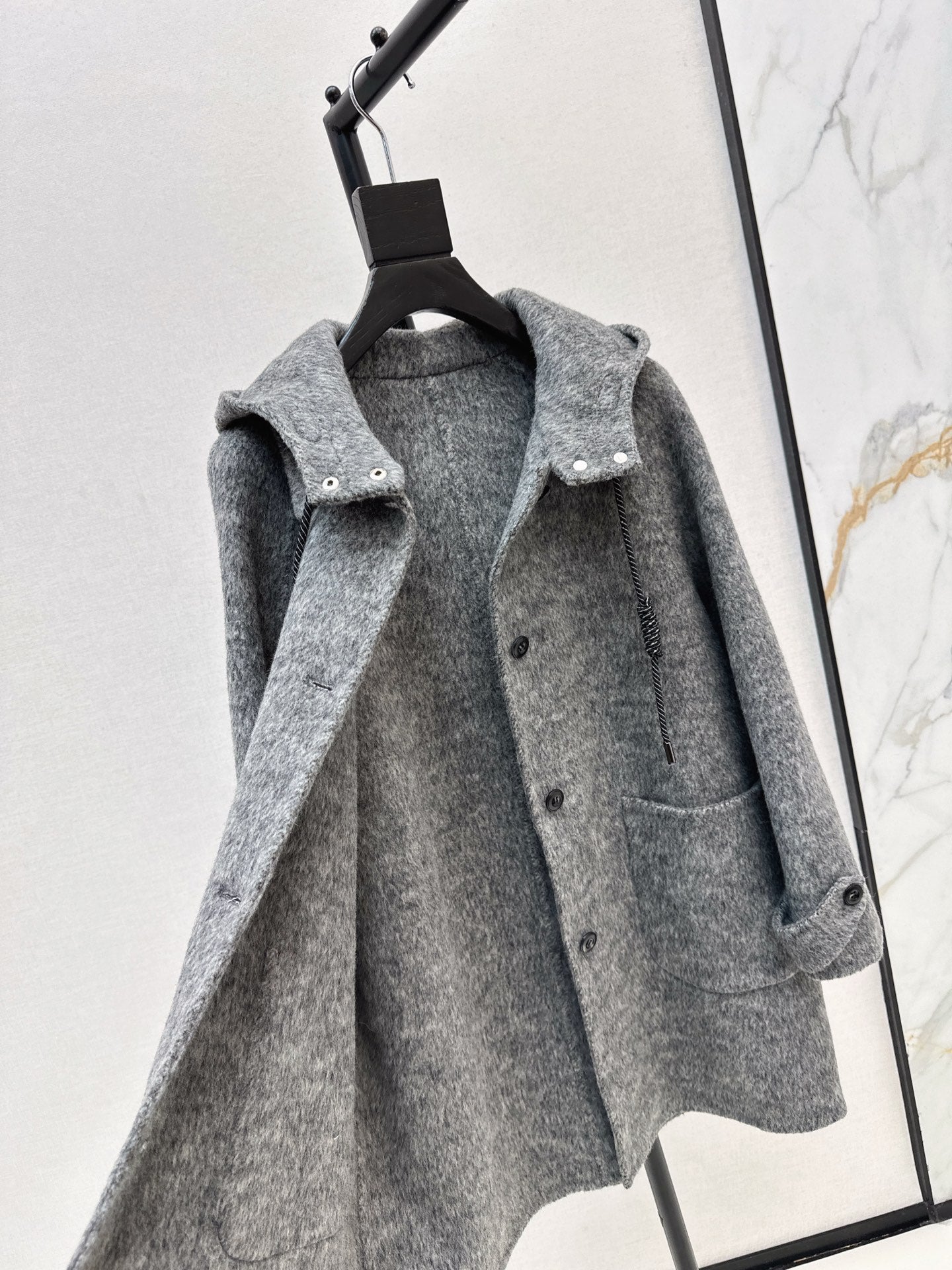 Lor 25 Hooded coat