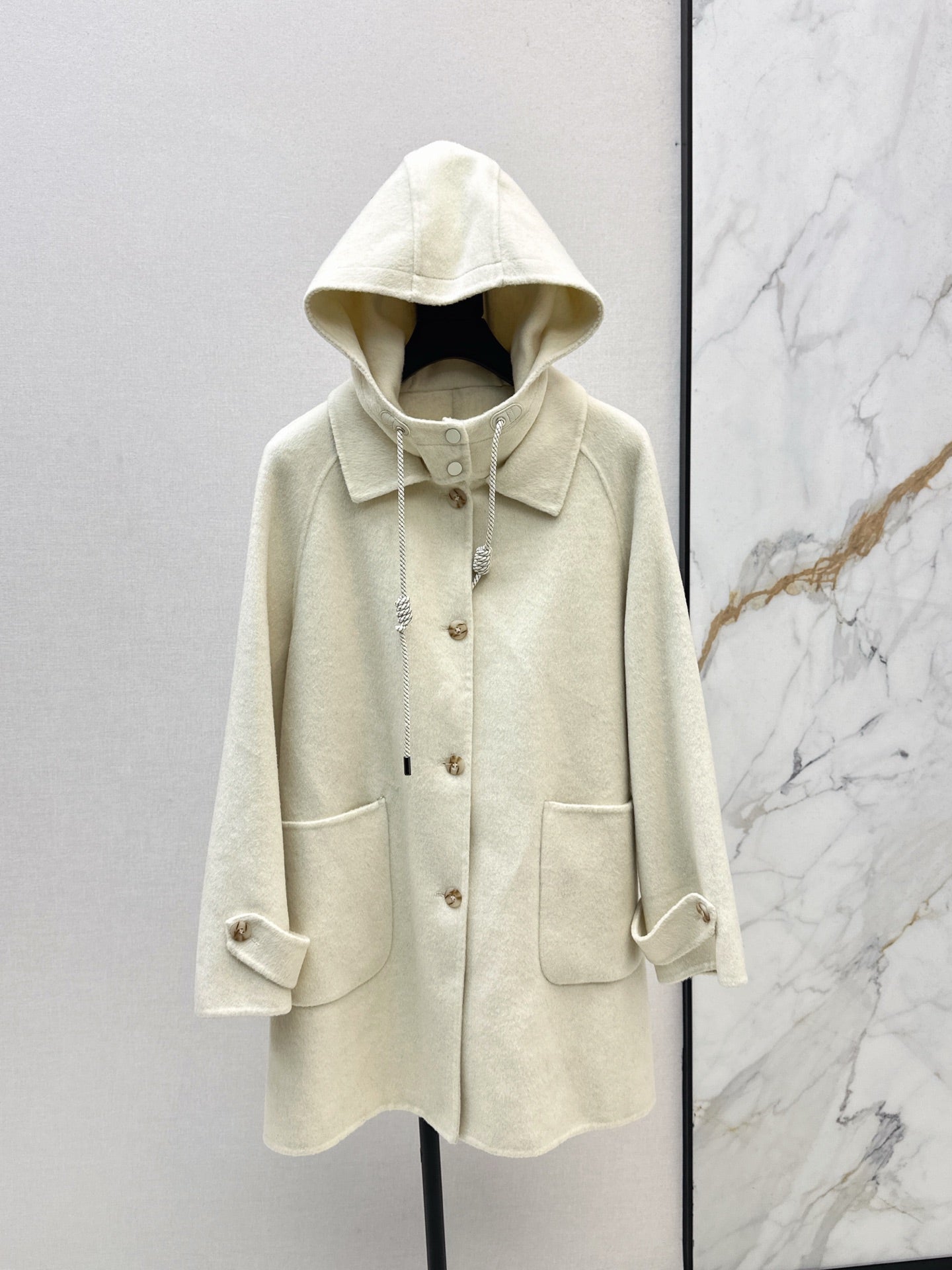 Lor 25 Hooded coat