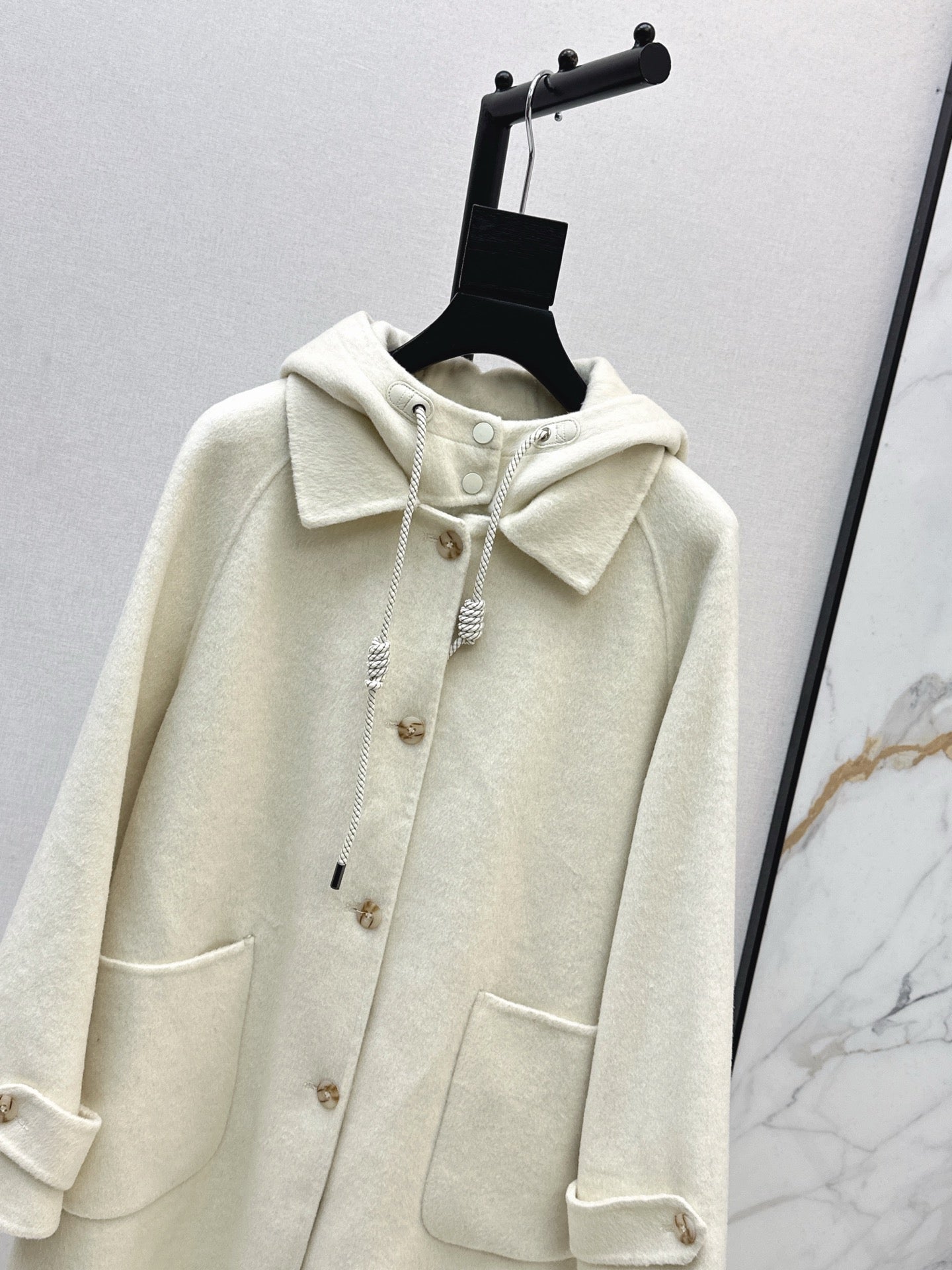 Lor 25 Hooded coat