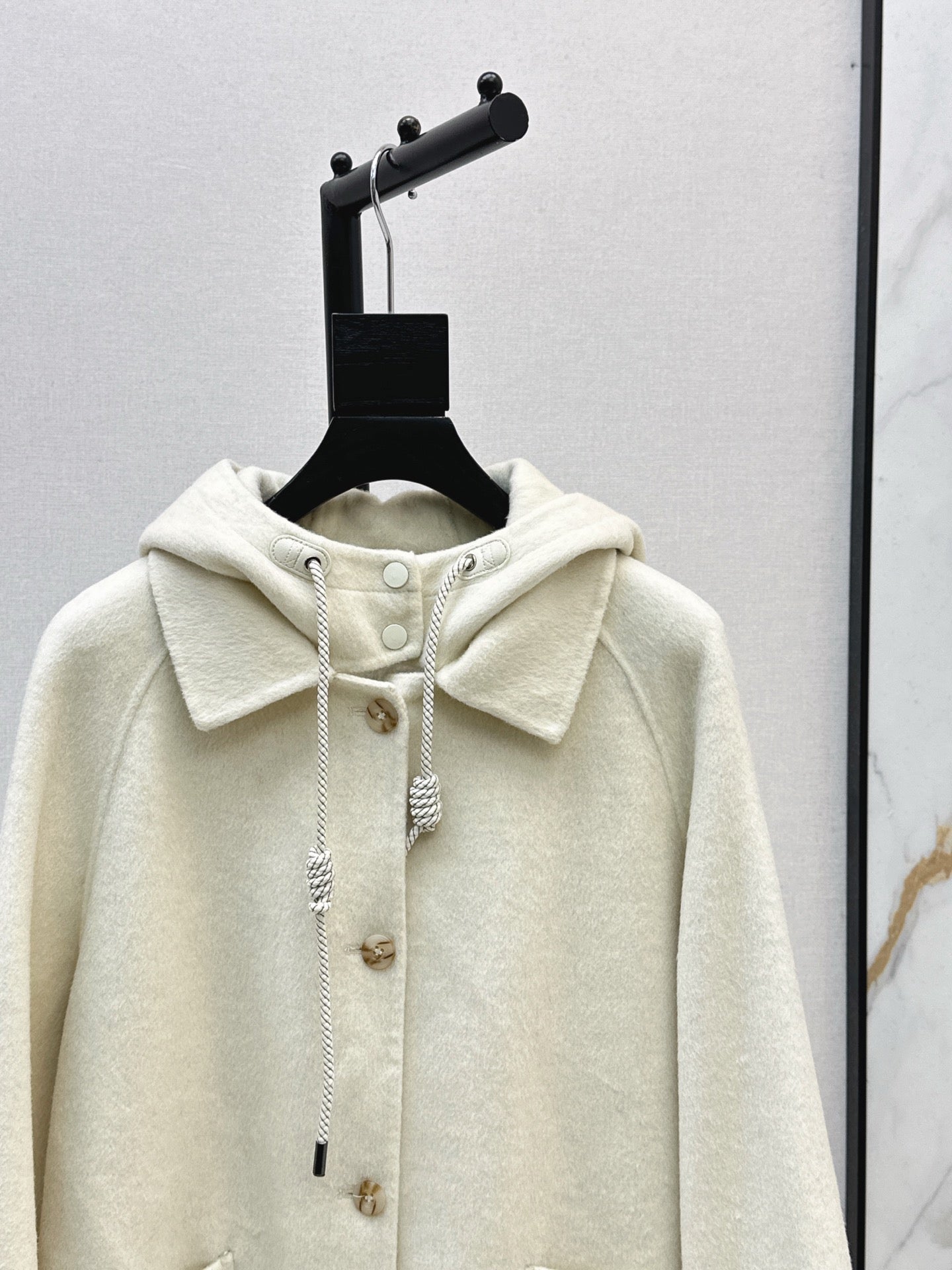 Lor 25 Hooded coat