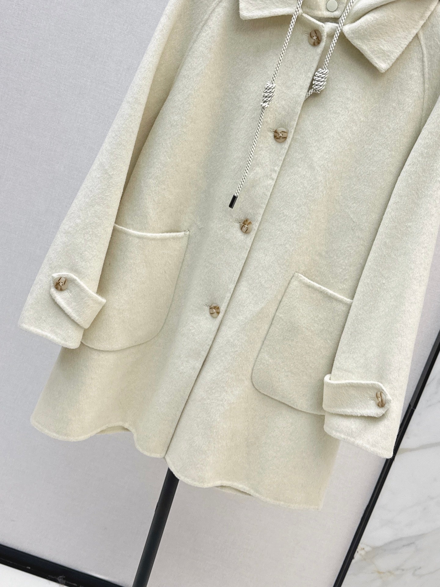 Lor 25 Hooded coat