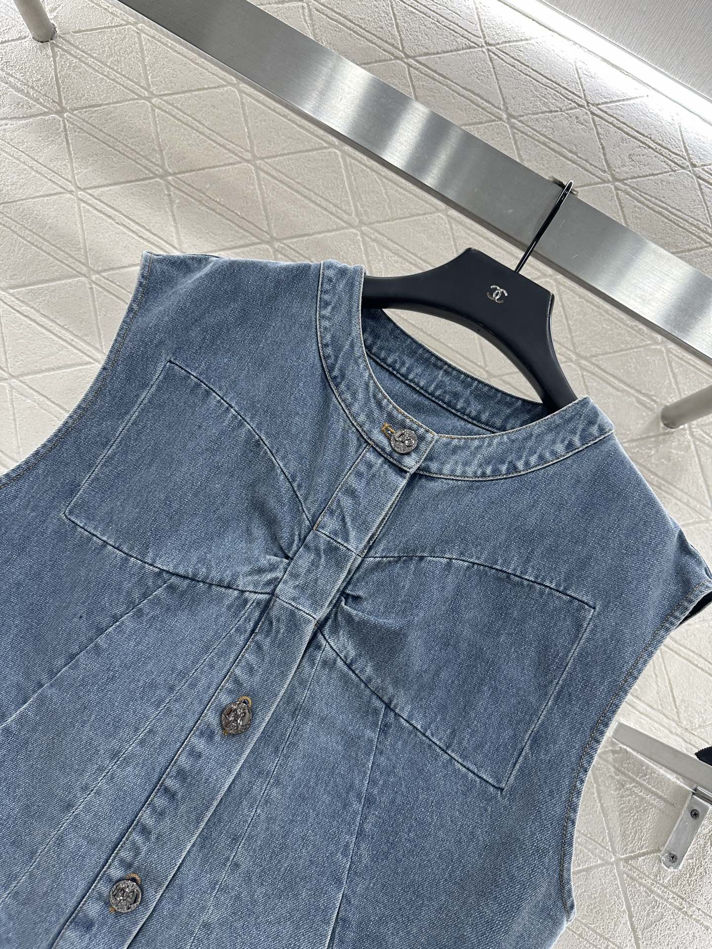 C 25 Denim vest