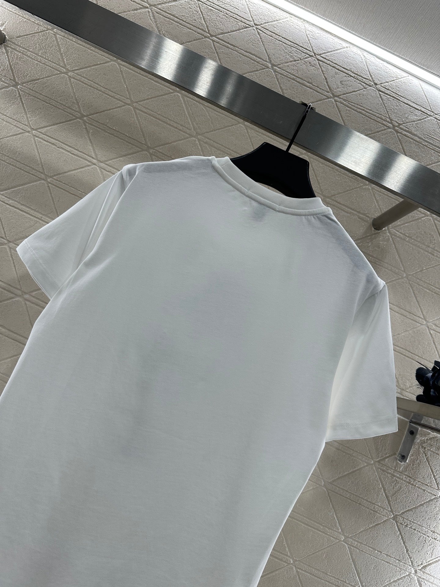 L 25 Chain Print Short Sleeves