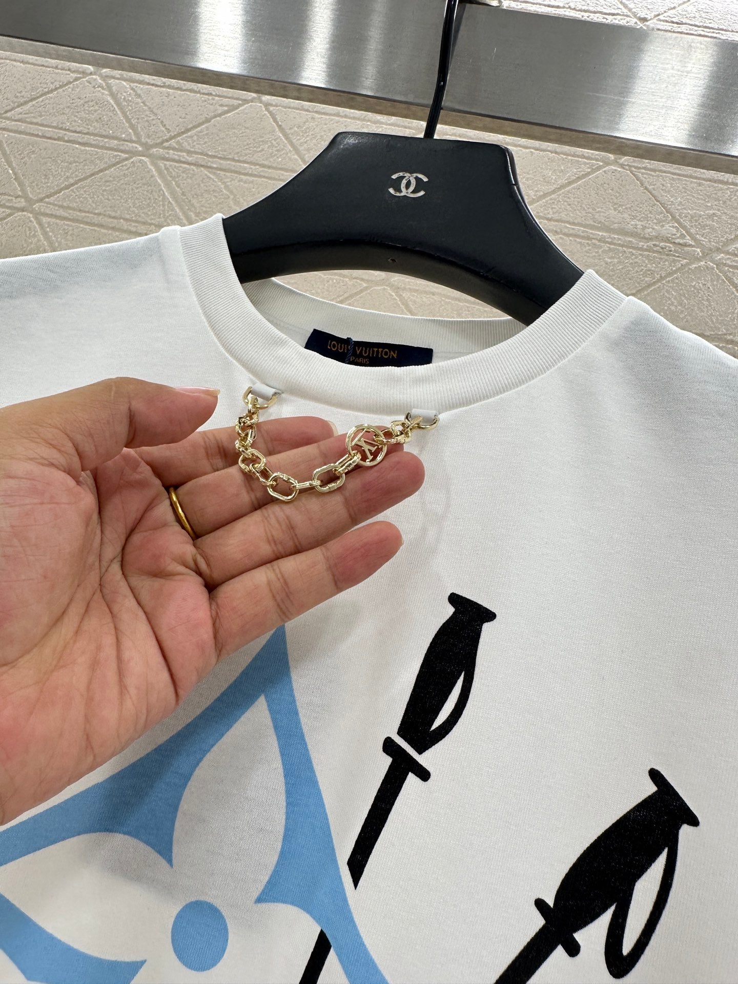 L 25 Chain Print Short Sleeves