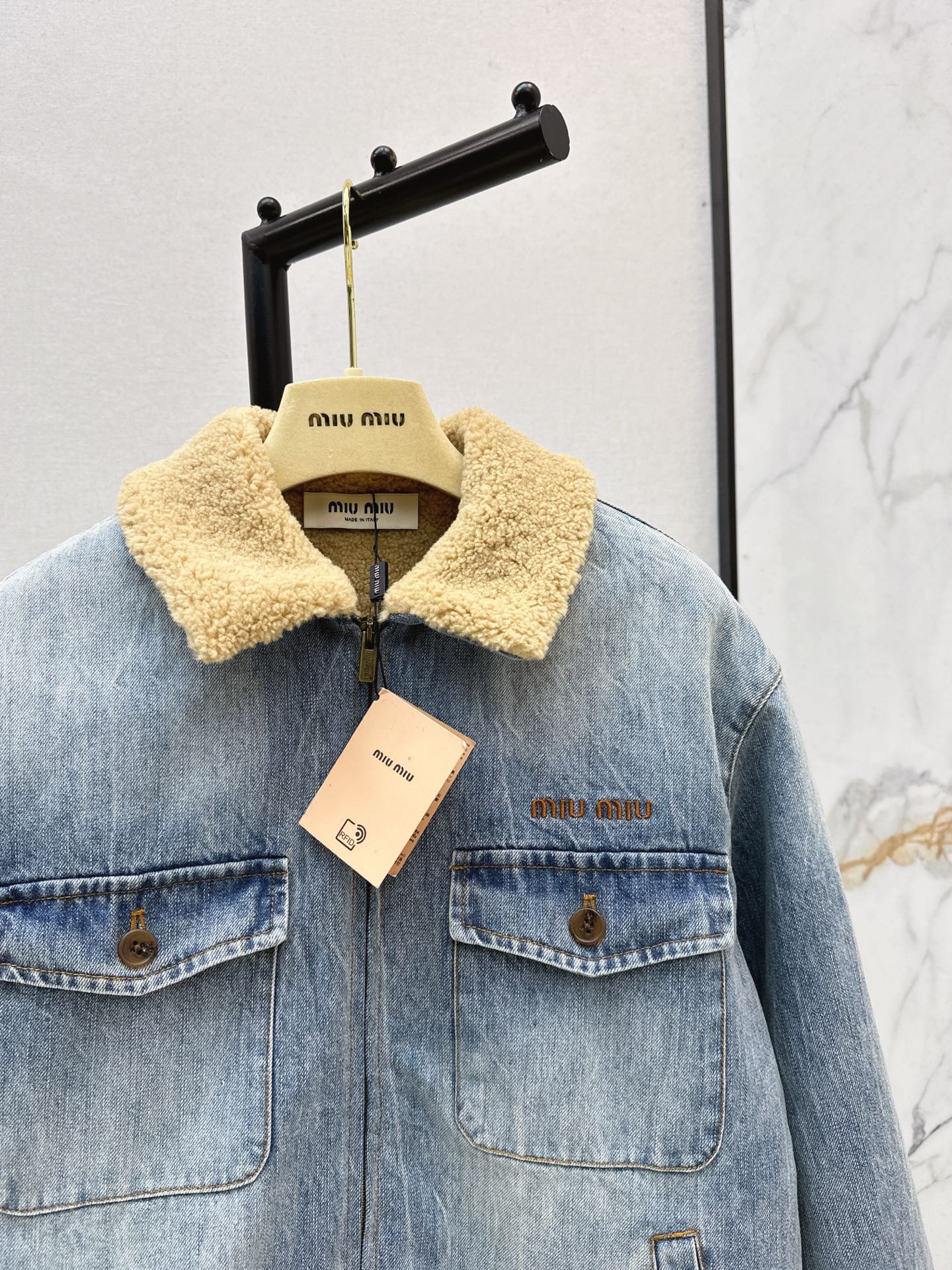 Mi 25 Lambswool collar denim jacket