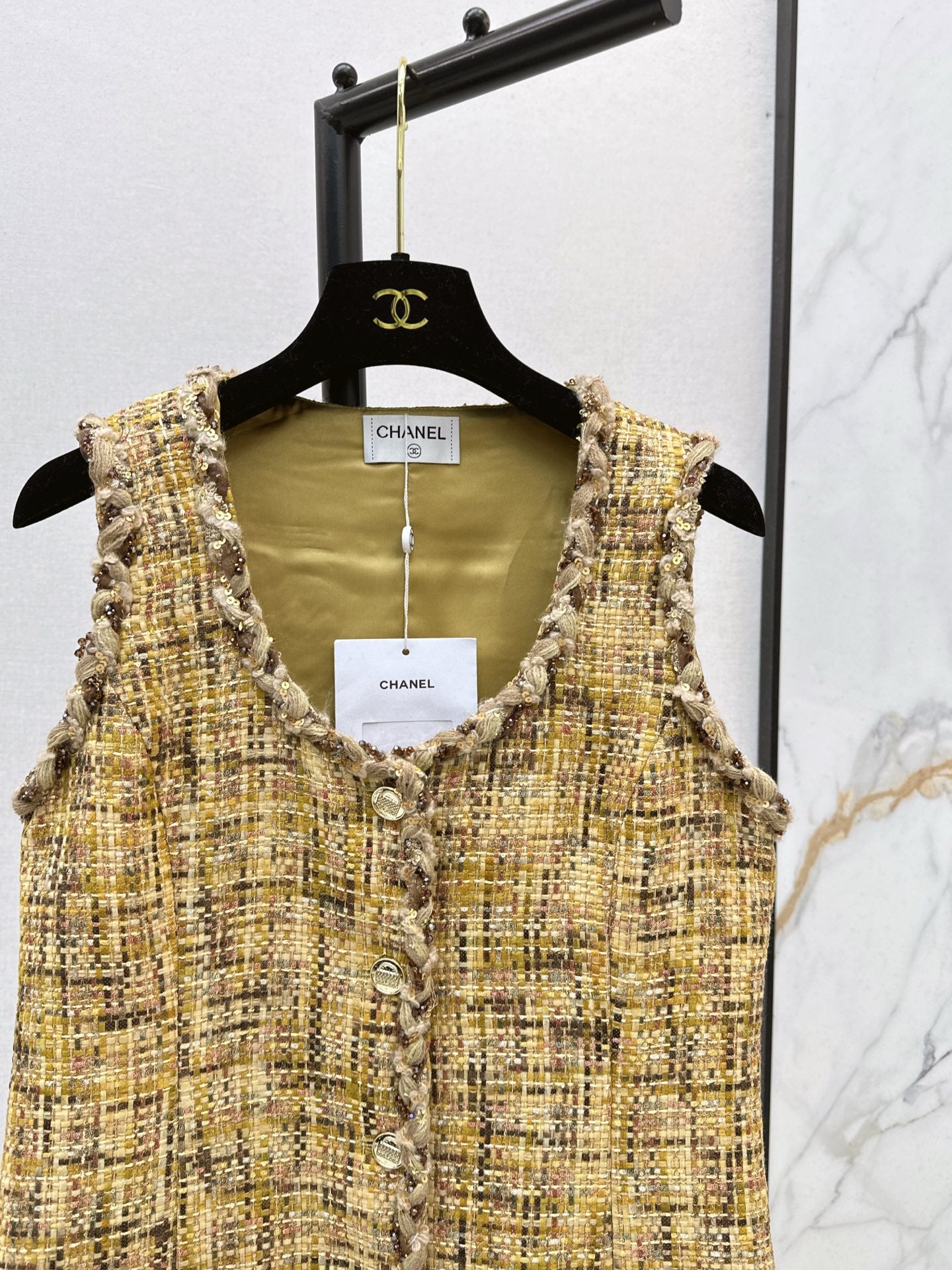 C 25 Woven sleeveless dress