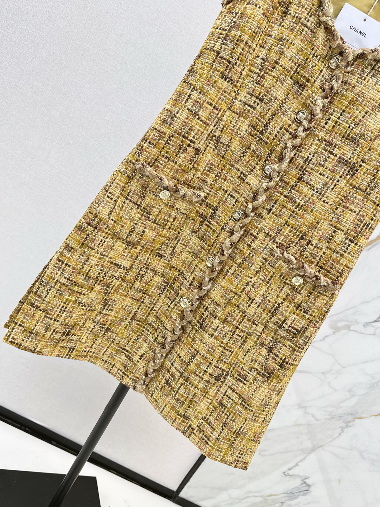 C 25 Woven sleeveless dress