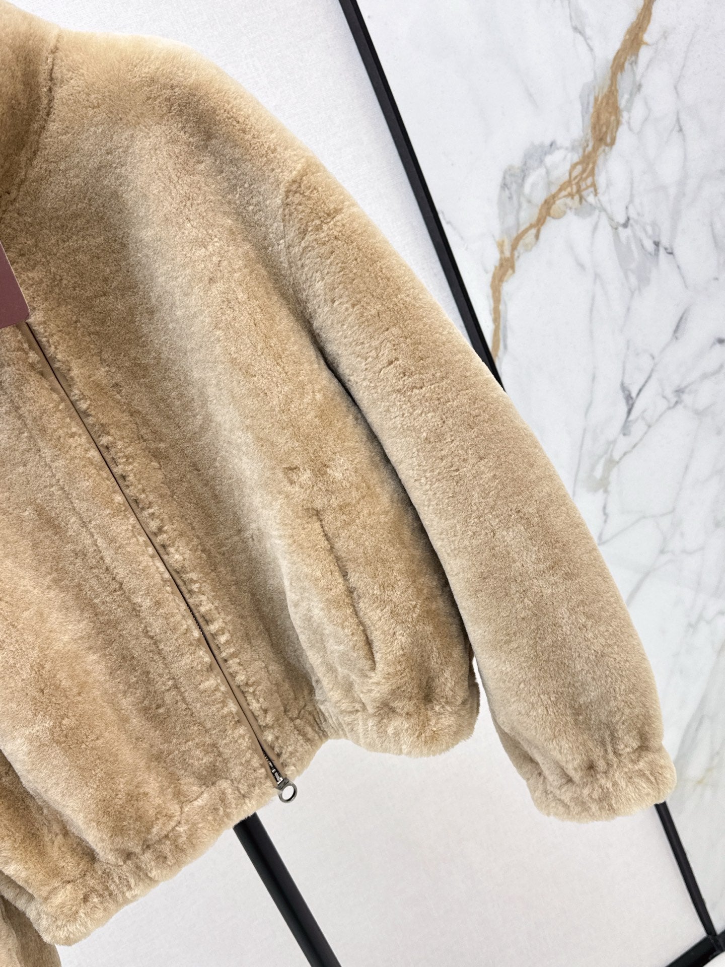 Lor 25 Fur coat with high collar