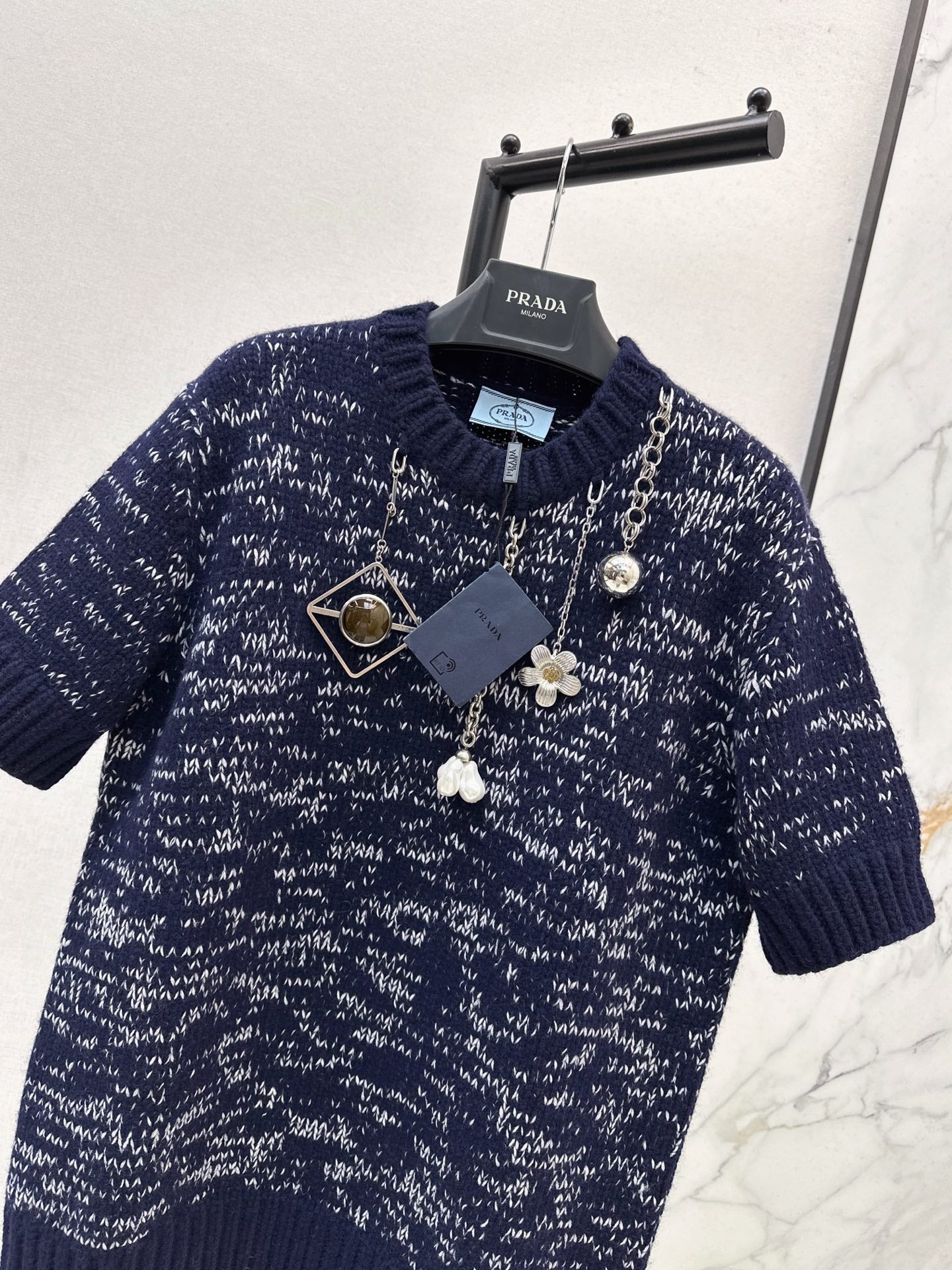 Pr 25 Chain Pendant Wool Short Sleeve