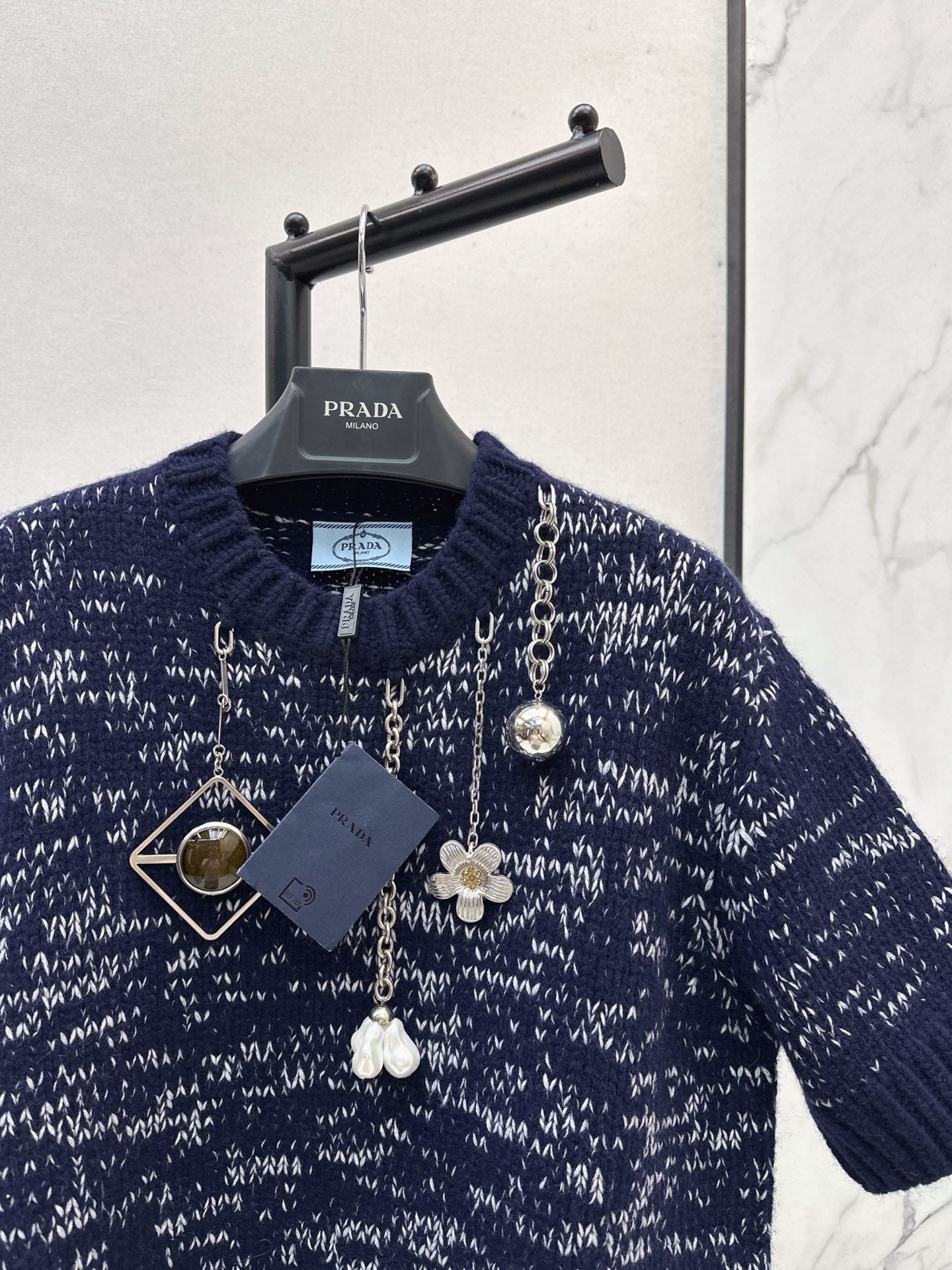 Pr 25 Chain Pendant Wool Short Sleeve