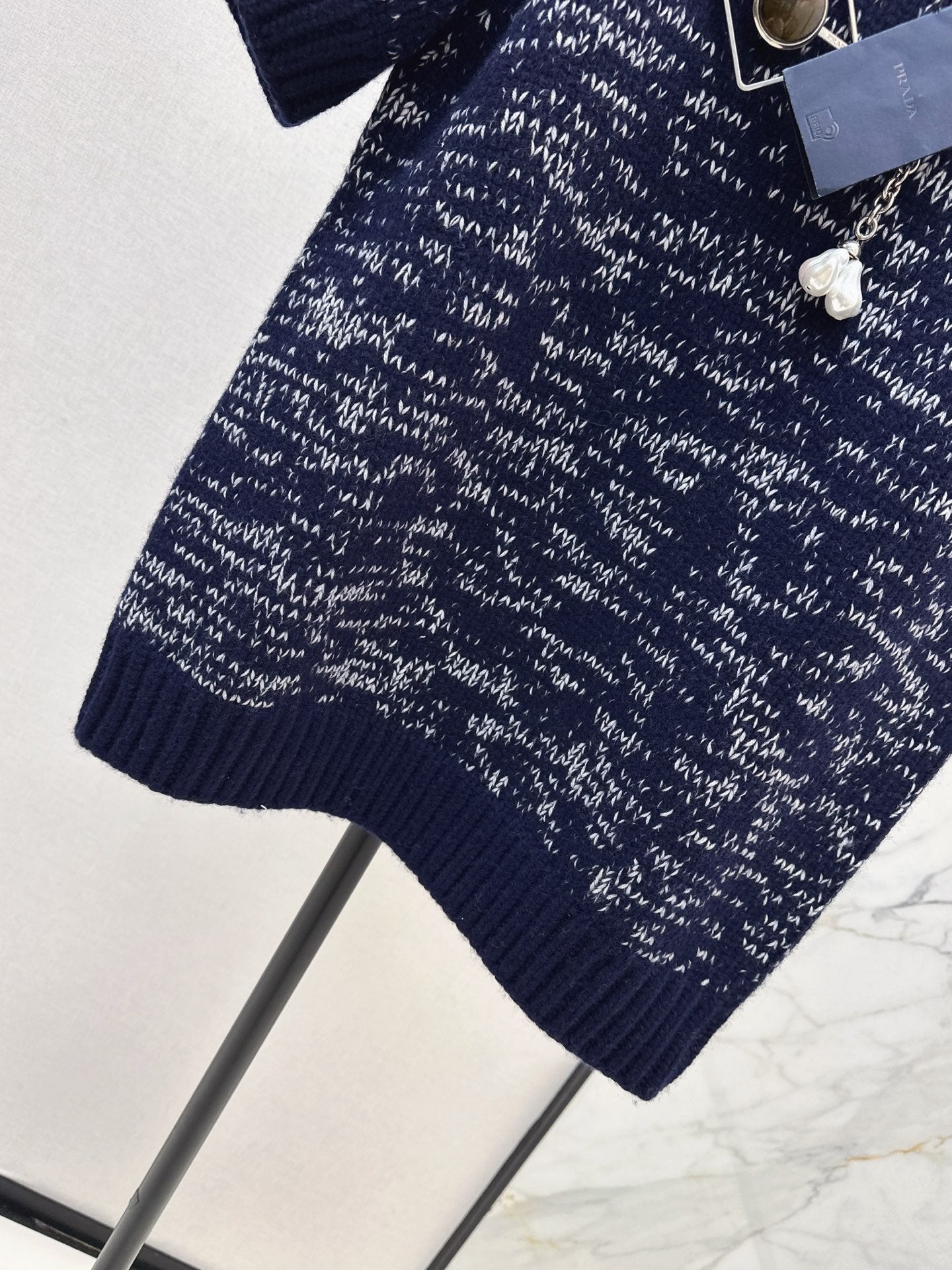 Pr 25 Chain Pendant Wool Short Sleeve