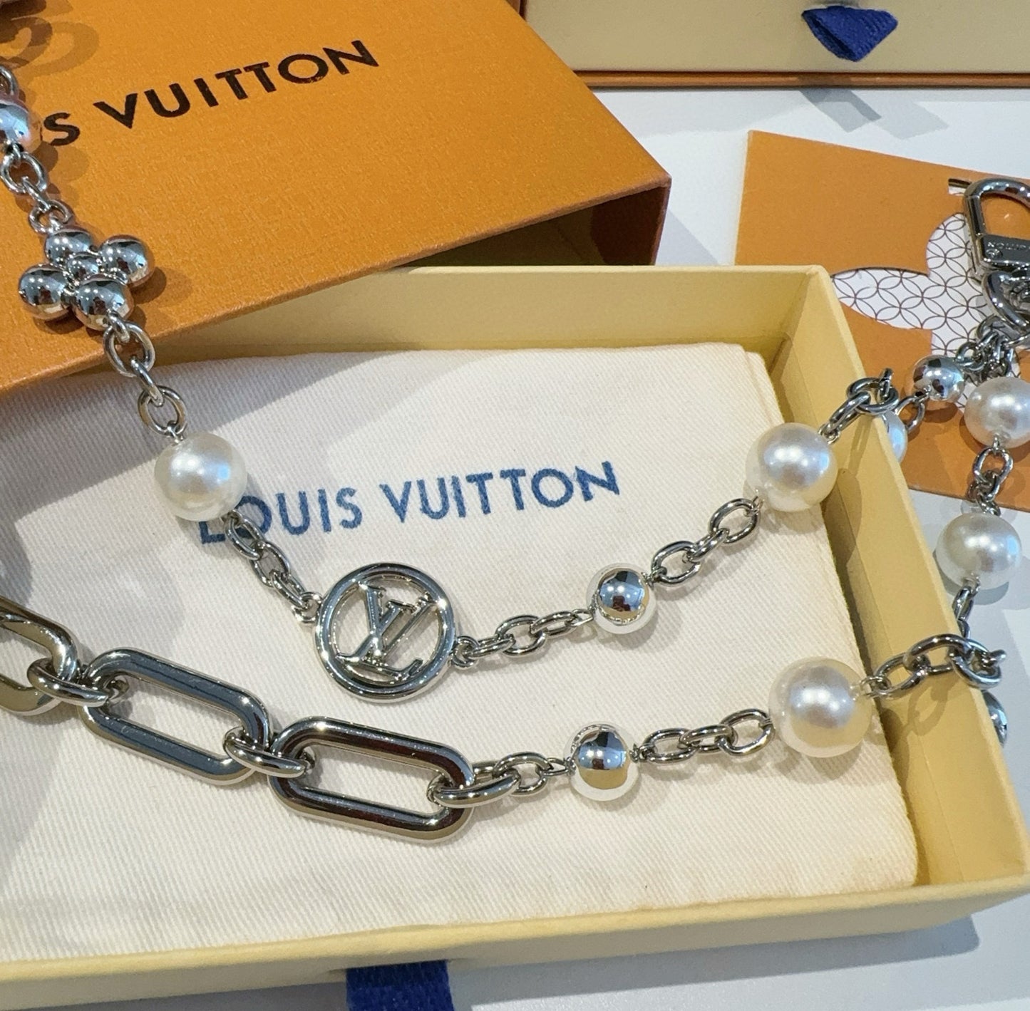 L 25 Keychain bag hanging chain Figaro belt chain