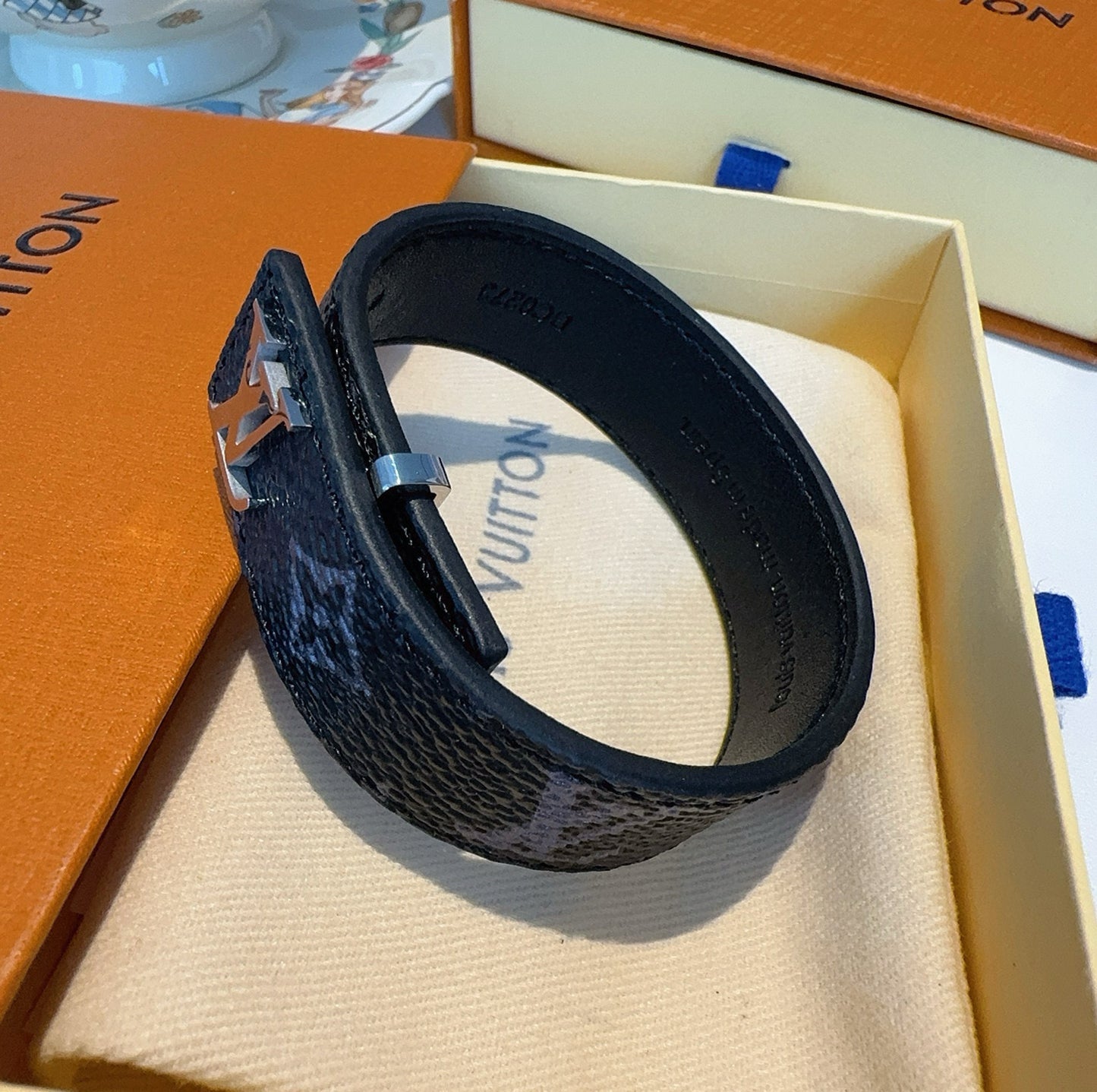 L 25 Vintage leather rope bracelet