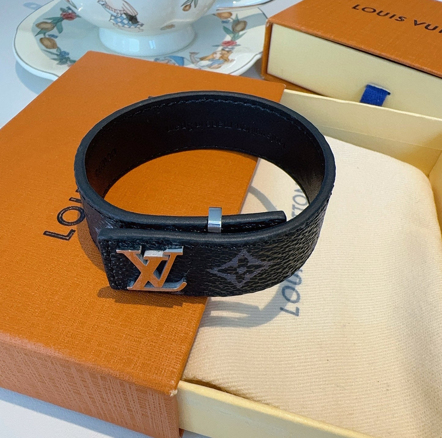 L 25 Vintage leather rope bracelet