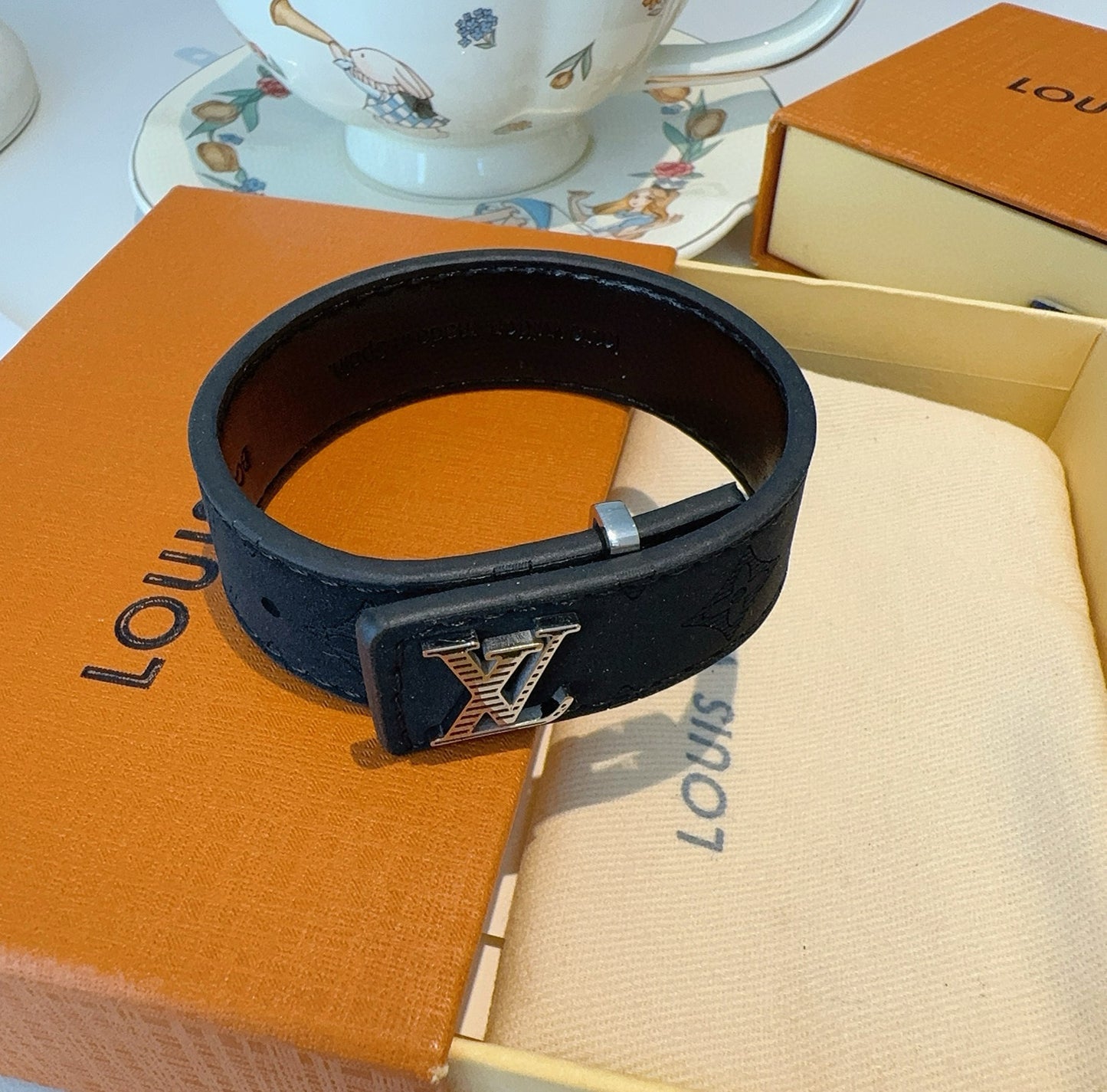 L 25 Vintage leather rope bracelet