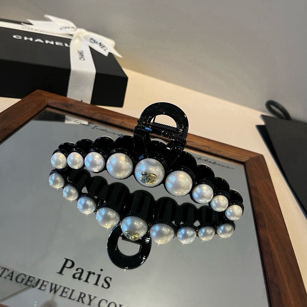 C 25 Pearl decorative hair clip