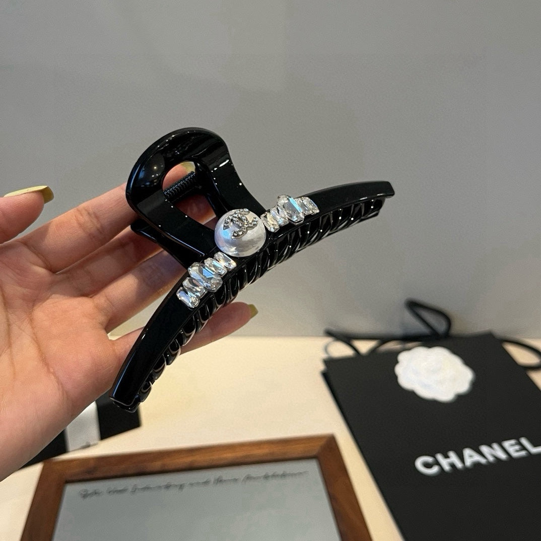 C 25 New pearl decorative hair clip