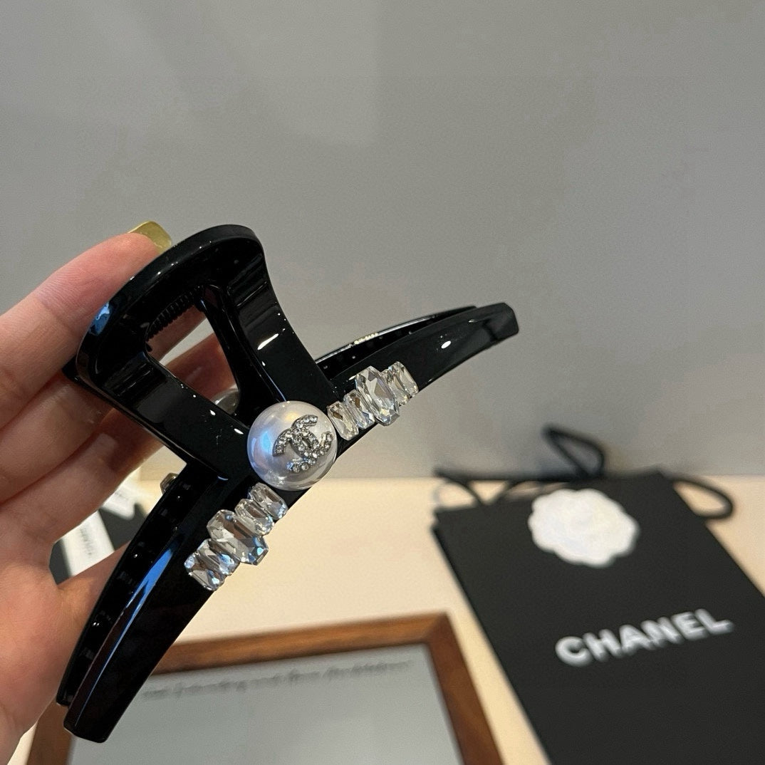 C 25 New pearl decorative hair clip