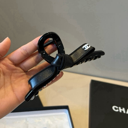 C 25 New hair clip