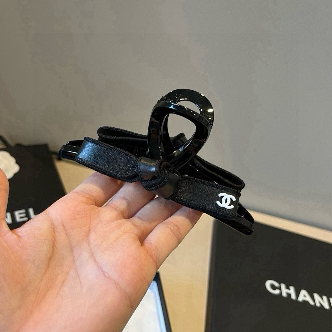 C 25 New hair clip