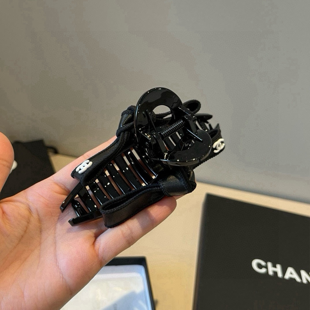 C 25 New hair clip