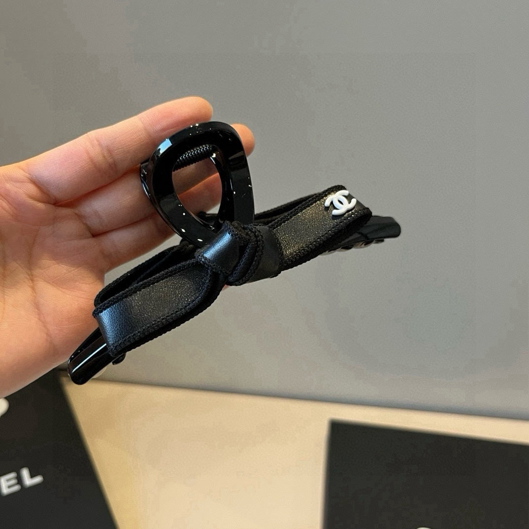C 25 New hair clip